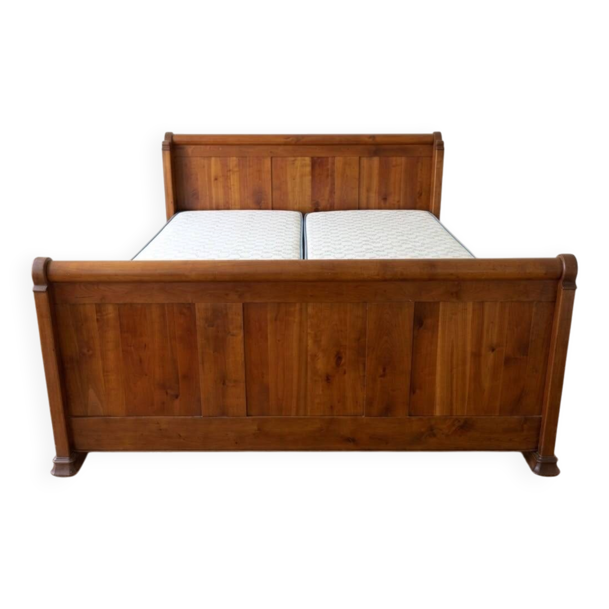 Double bed 160 cm in solid walnut with electric mattress base.