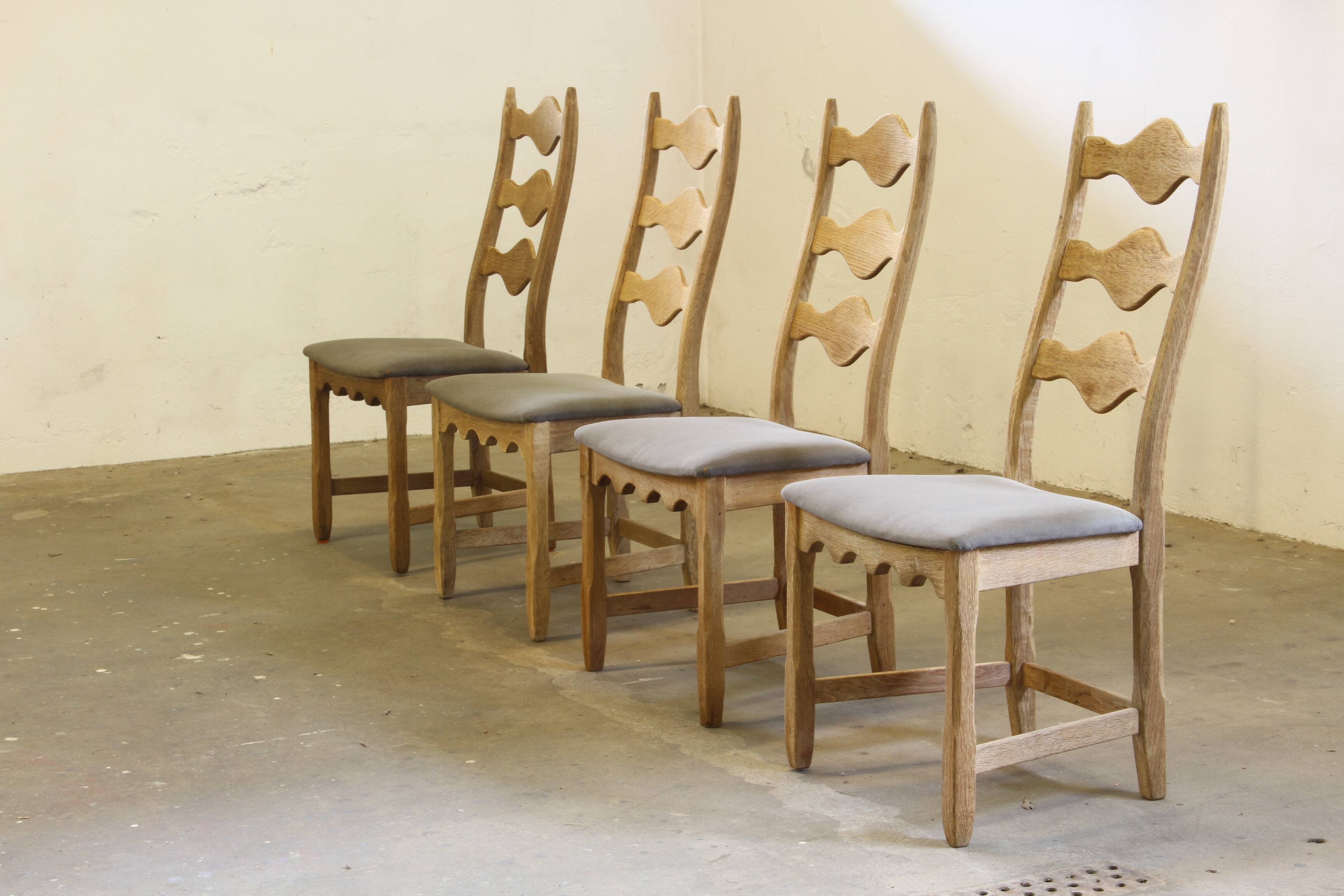 Chaises en chêne à dossier haut / échelle de style Henning Kjærnulf, années 1960, ensemble de 4