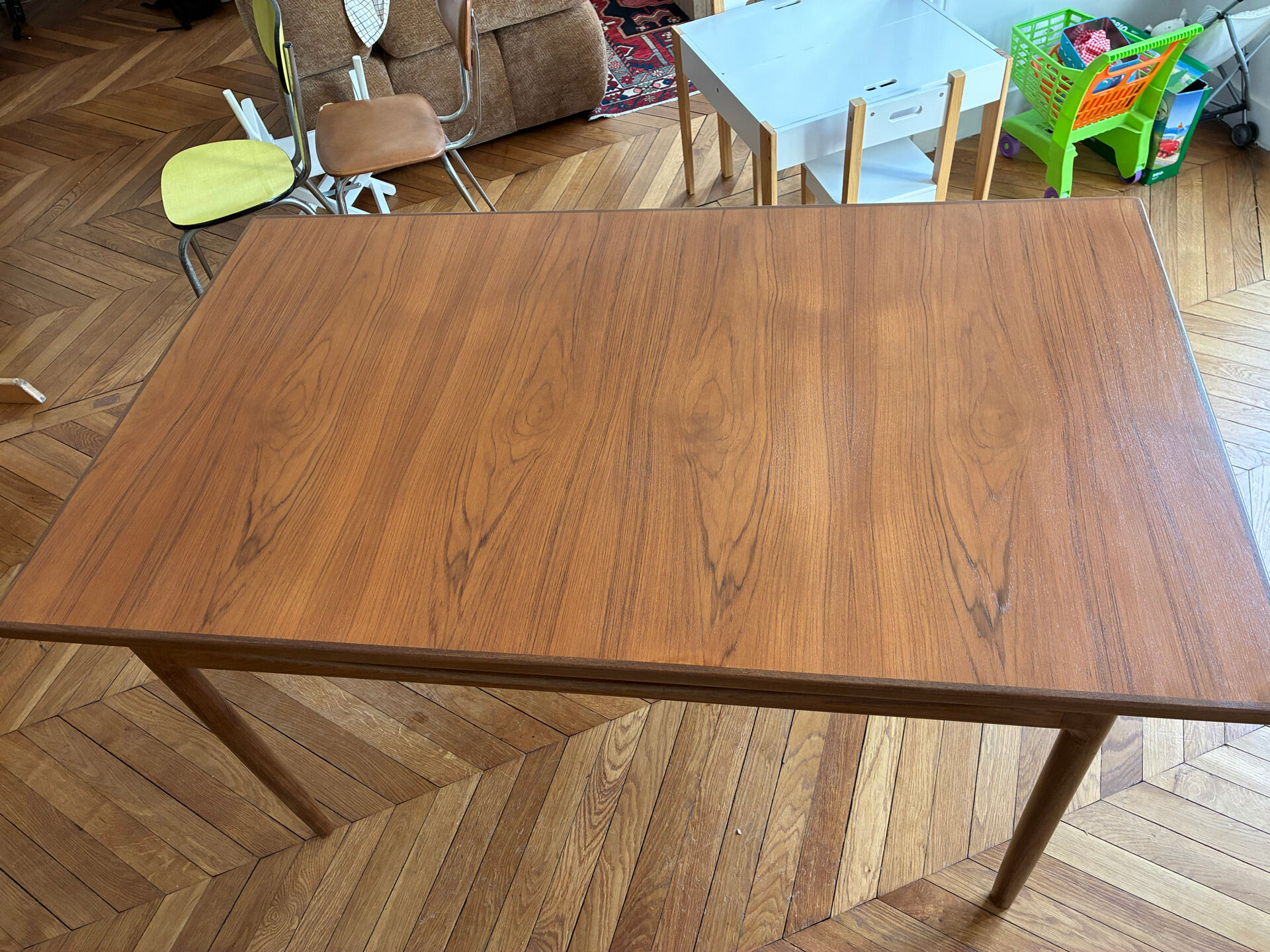 Extendable dining table in teak by Ib Kofod-Larsen