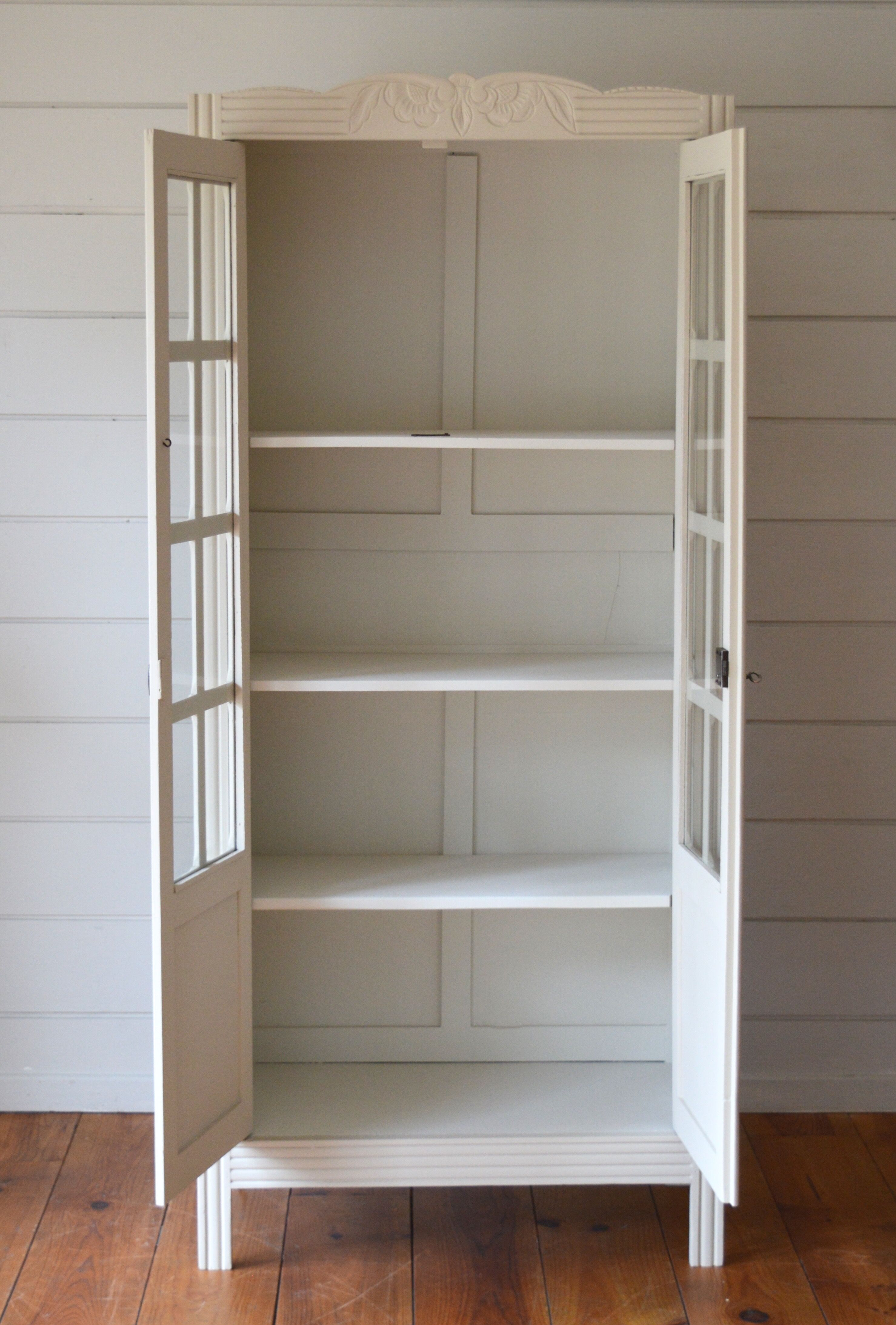 Display cabinet