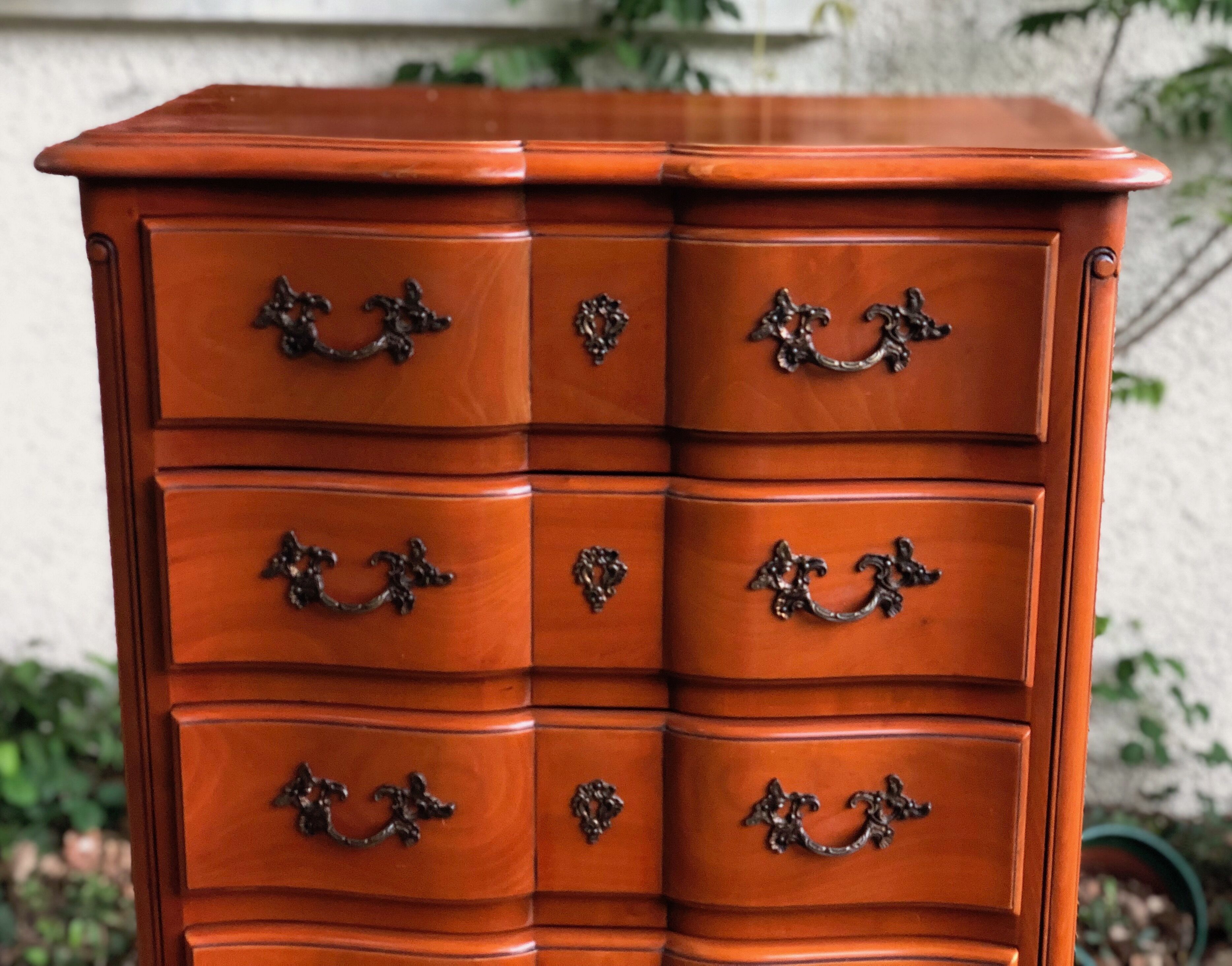 Semainier crossbow in curved wood