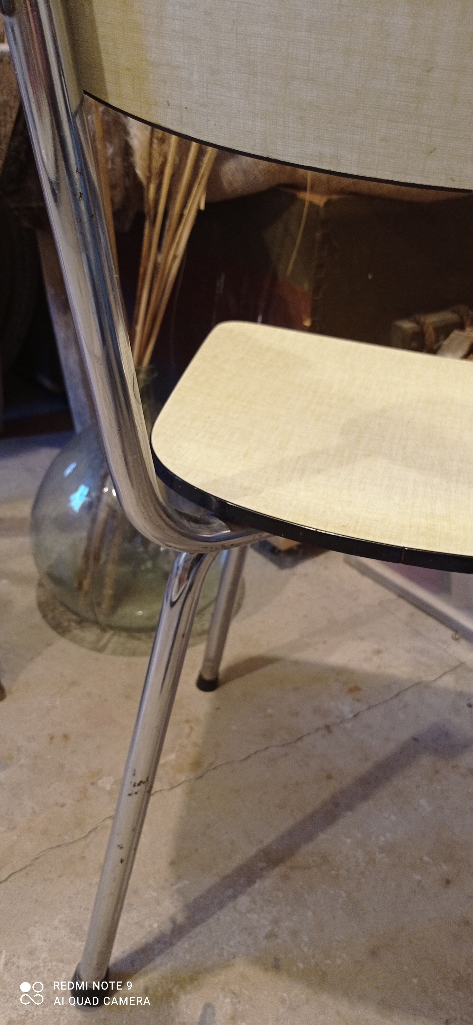 Chair anise formica