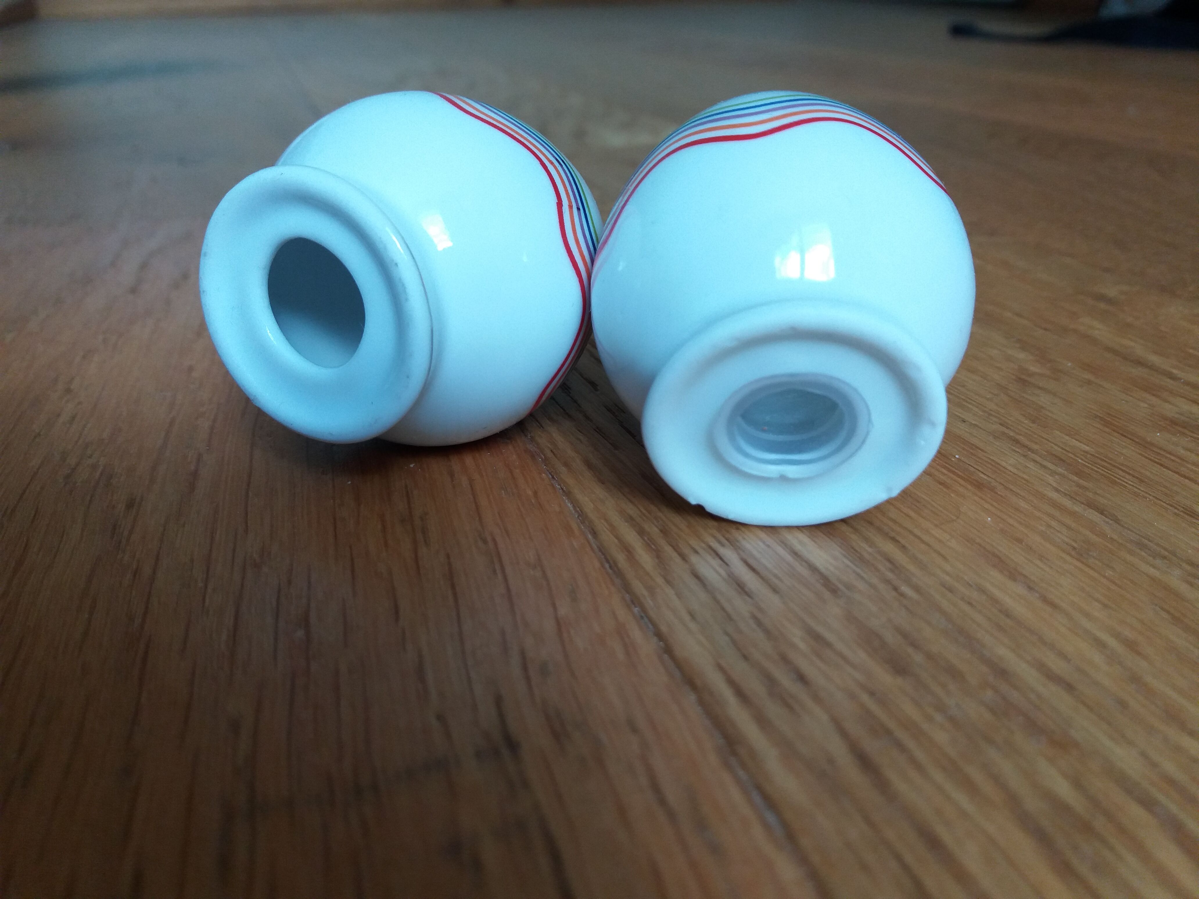 Egg-shaped salt and pepper shaker