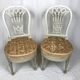Paire de chaises en bois laqué blanc de style Louis XVI, XXe