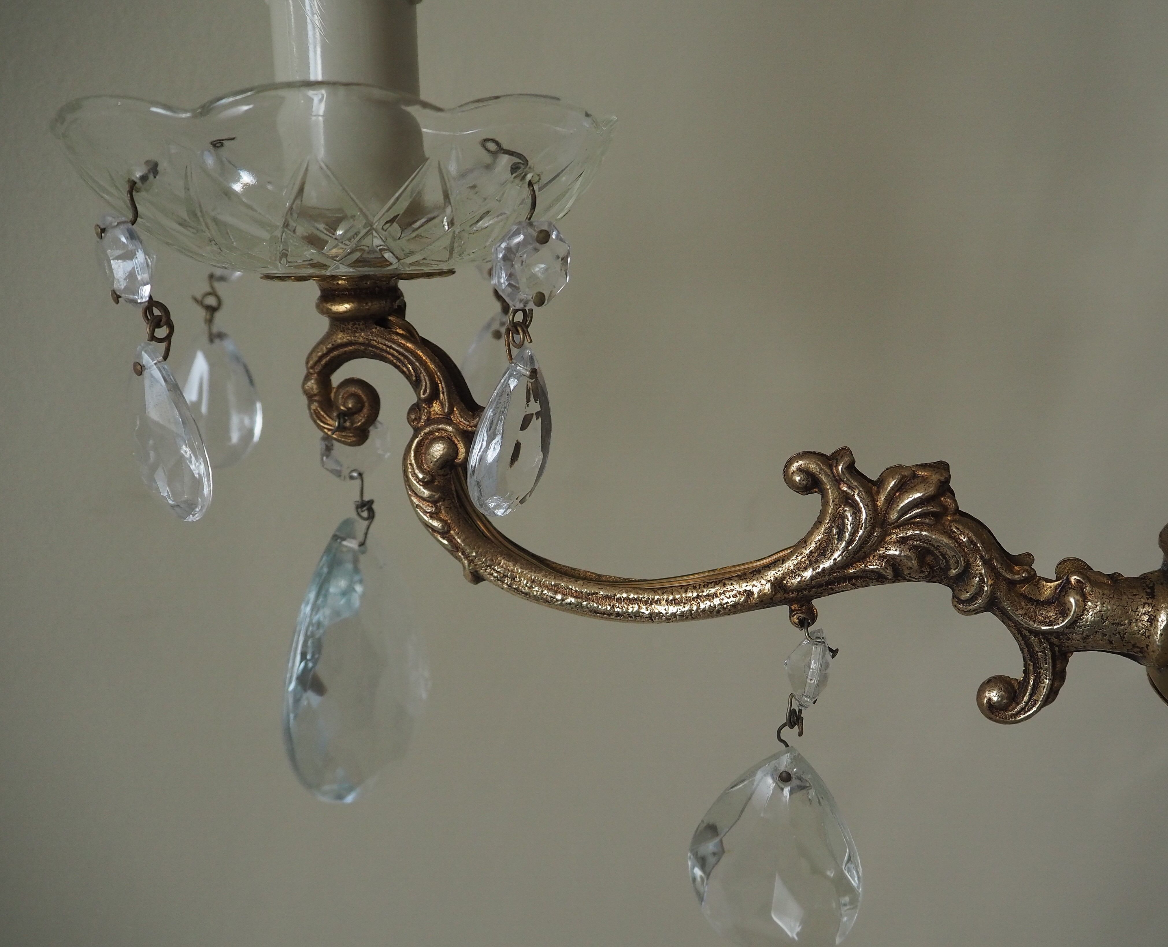 Cast bronze chandelier and crystal tassels – 3 fires