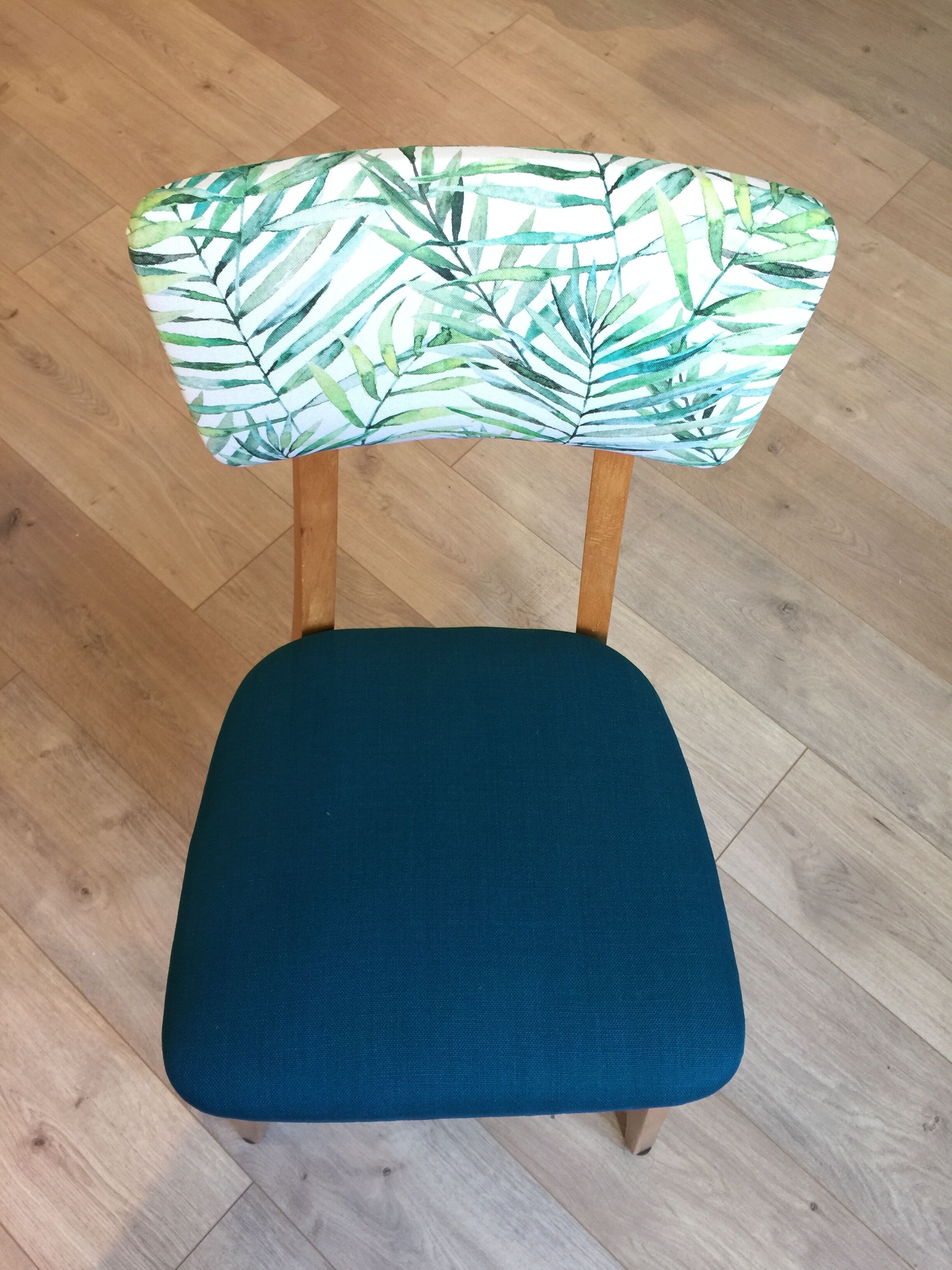 Suite of 4 refurbished Bauman chairs