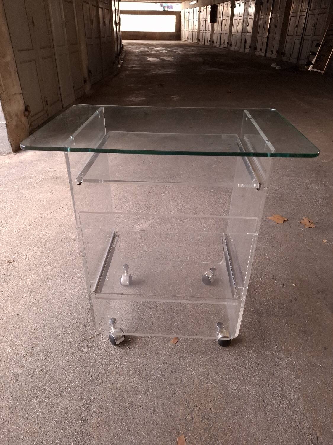 Dessert, side table David Lange for Roche Bobois