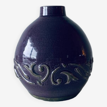 Round ceramic vase