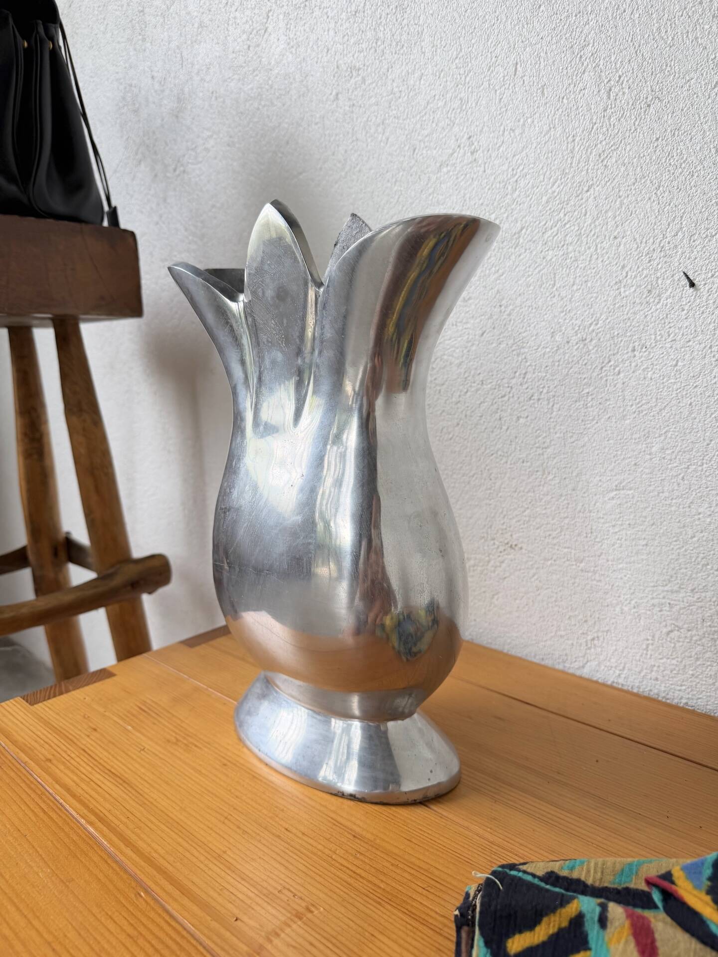 Aluminium fountain vase