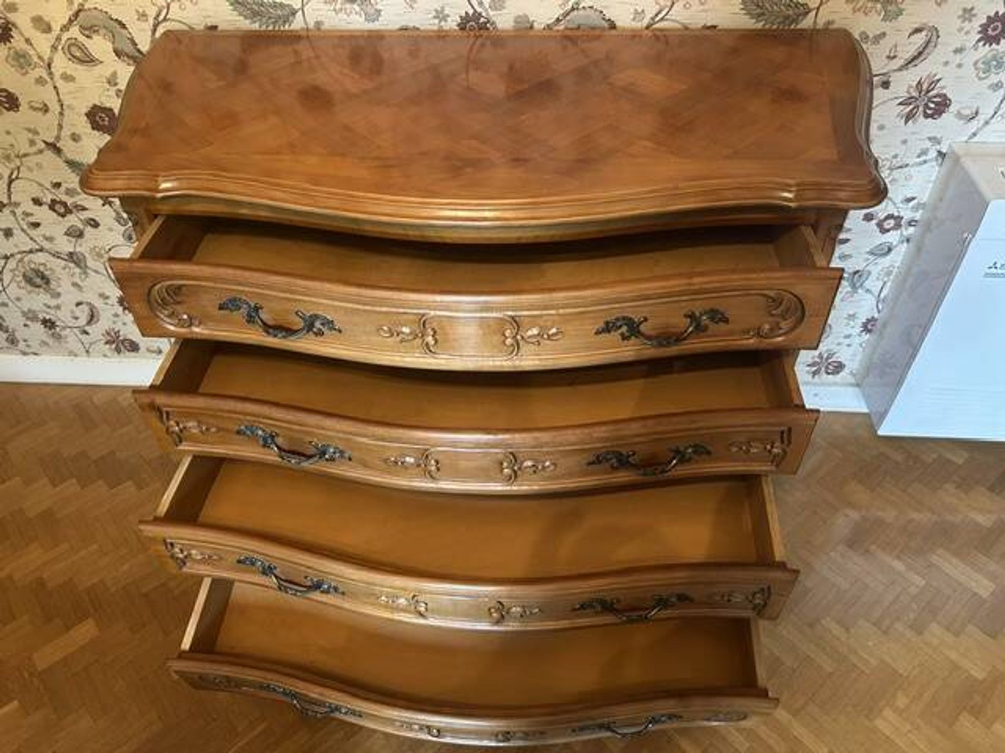 Commode style régence Louis XIV merisier