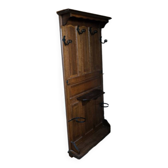 Entrance hall / wall-mounted coat rack