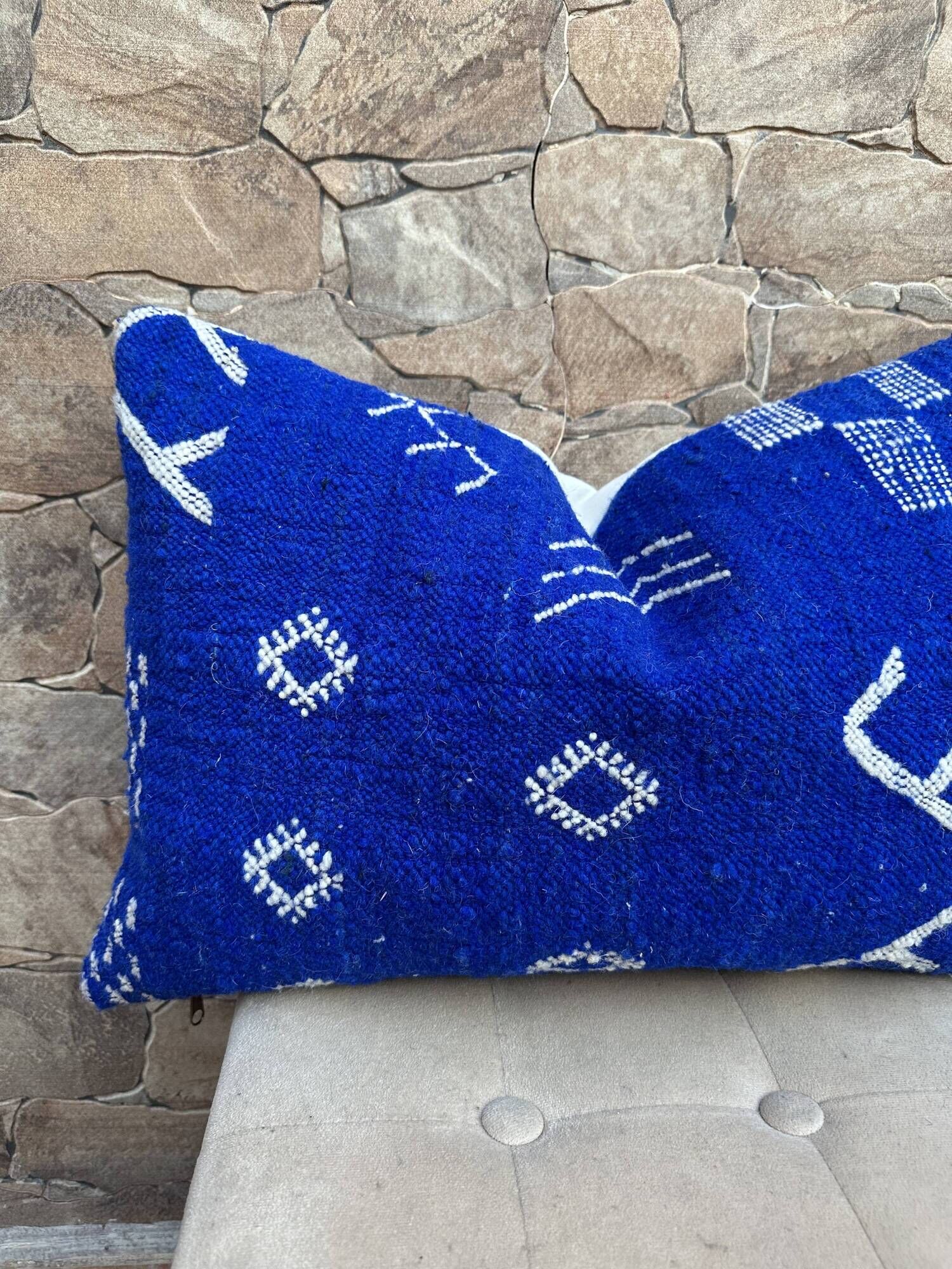 Handmade cushion cover in Berber wool: Moroccan Kilim cushion