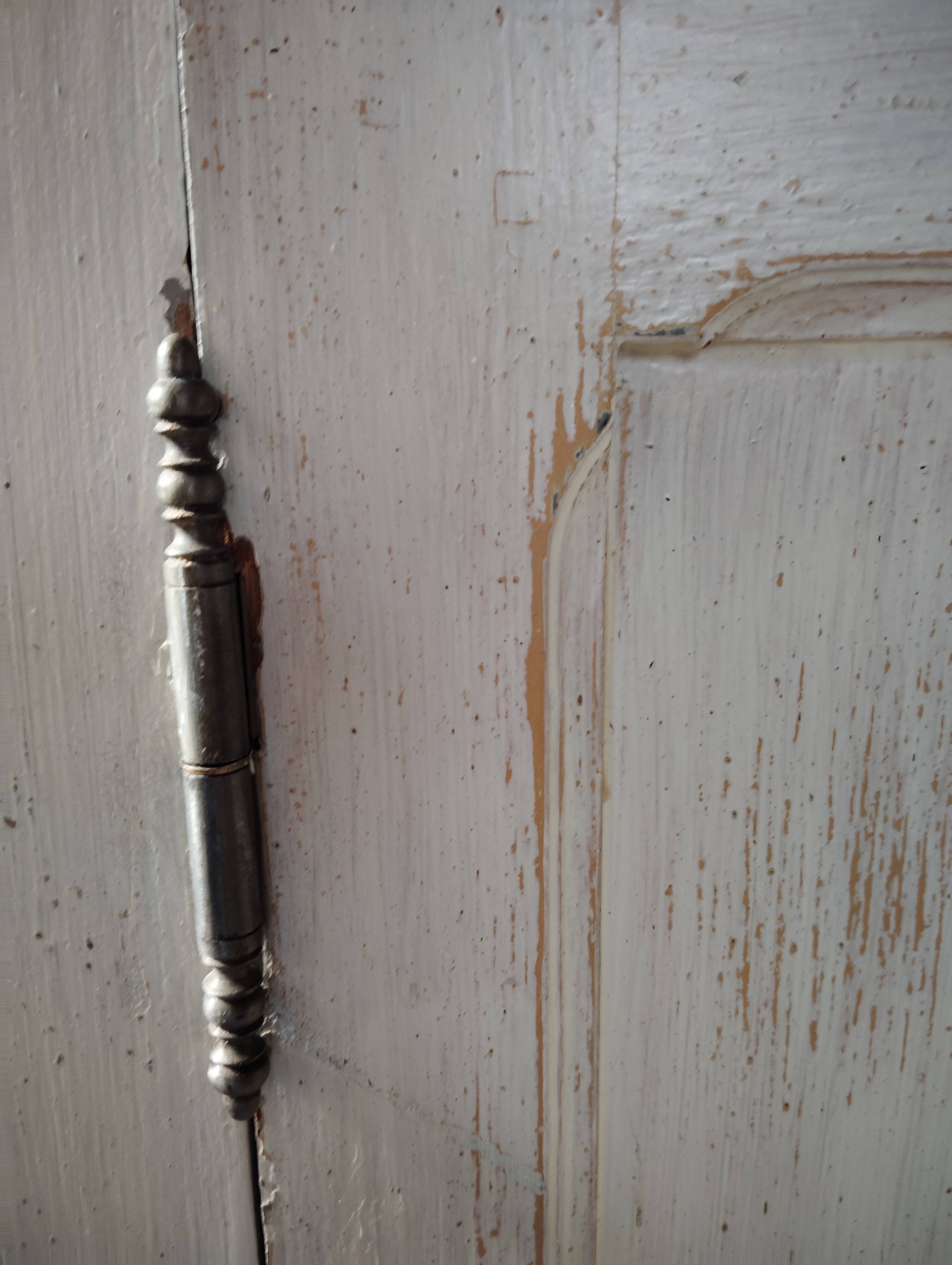 Old Parisian workshop cabinet