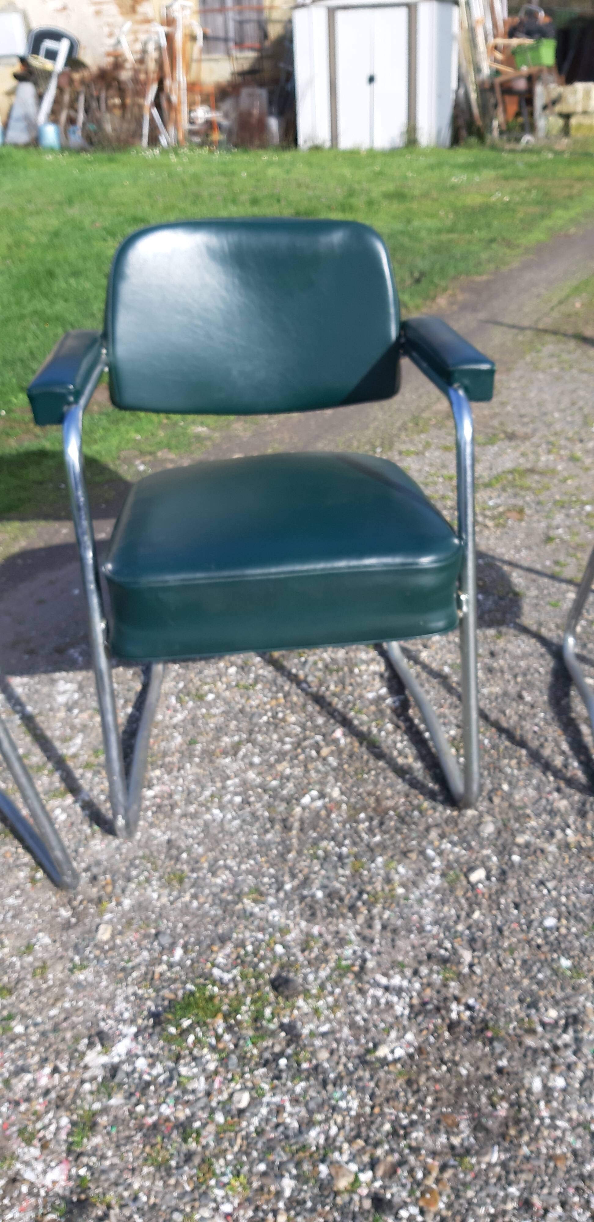 1 Chair and 2 Pullman Chairs