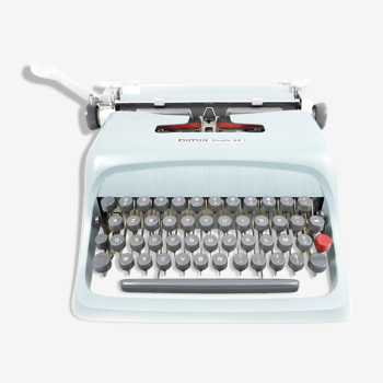 Machine à écrire Olivetti Studio 44 bleue vintage révisé avec ruban neuf