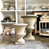 Medici pot in beige reconstituted stone