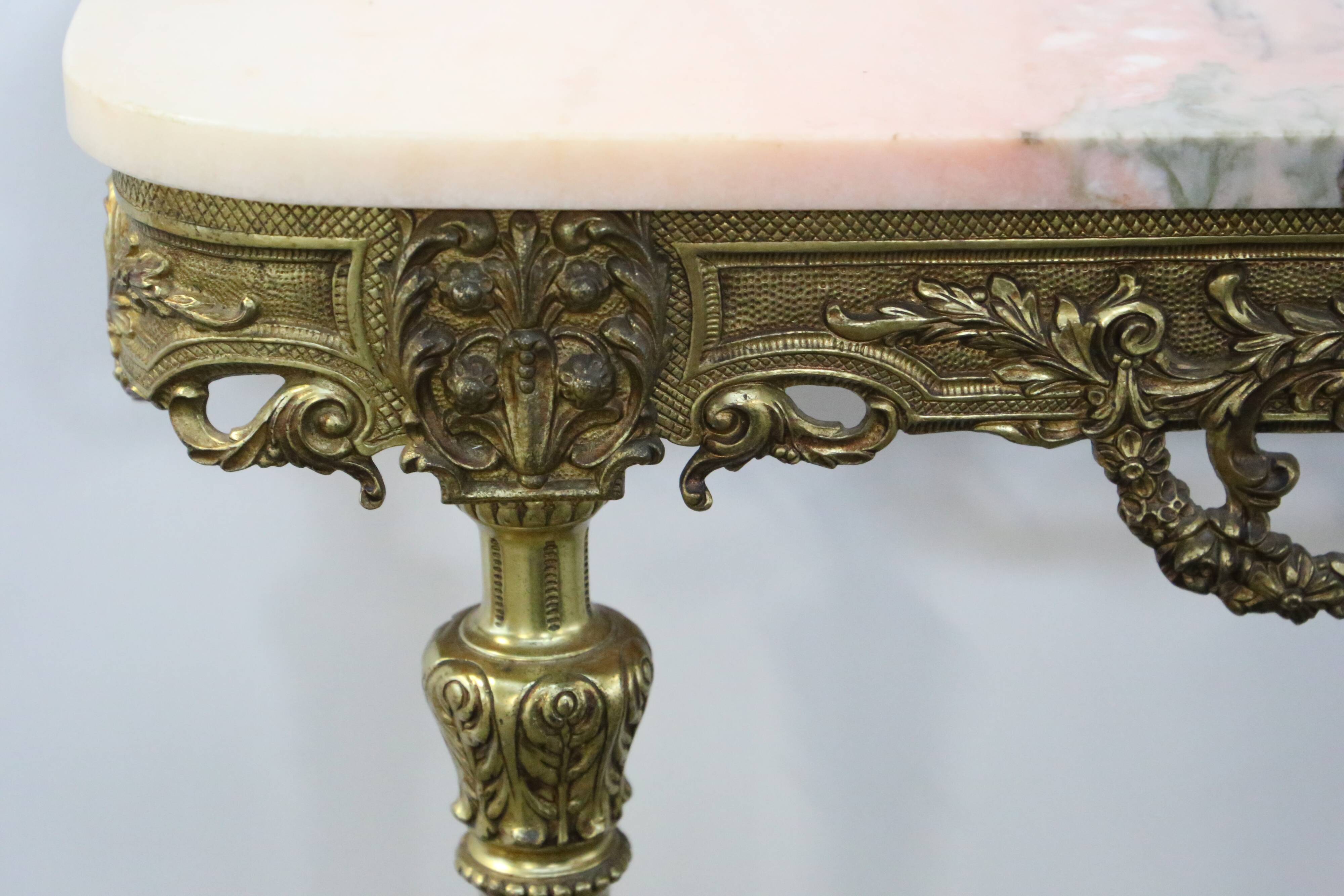 Console in brass and pink alabaster