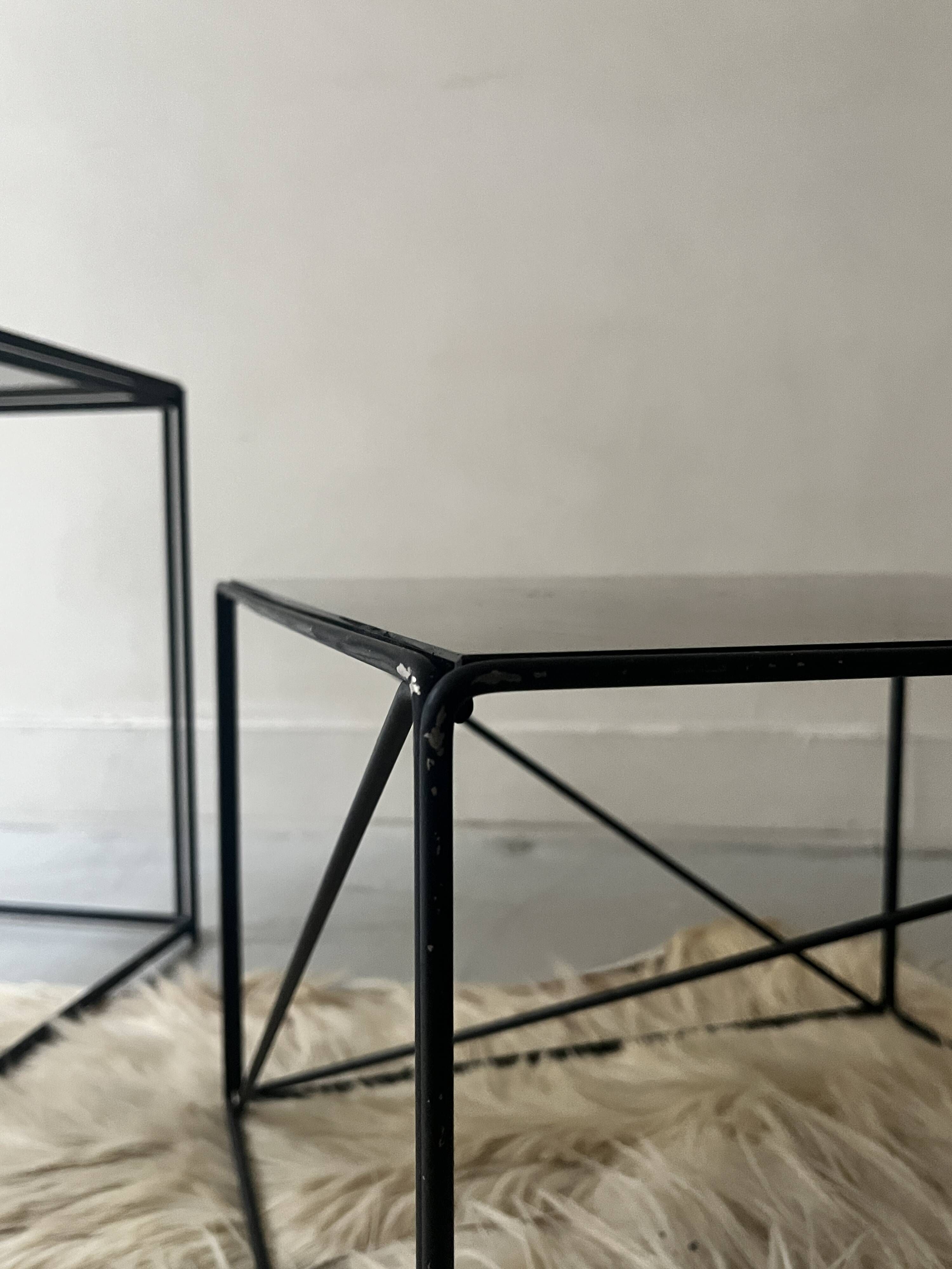 Isosceles coffee table in wire metal and black smoked glass, Max Sauze design 1970