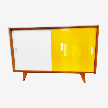 Buffet U 452 conçu par J. Jiroutek Tchécoslovaquie années 1960