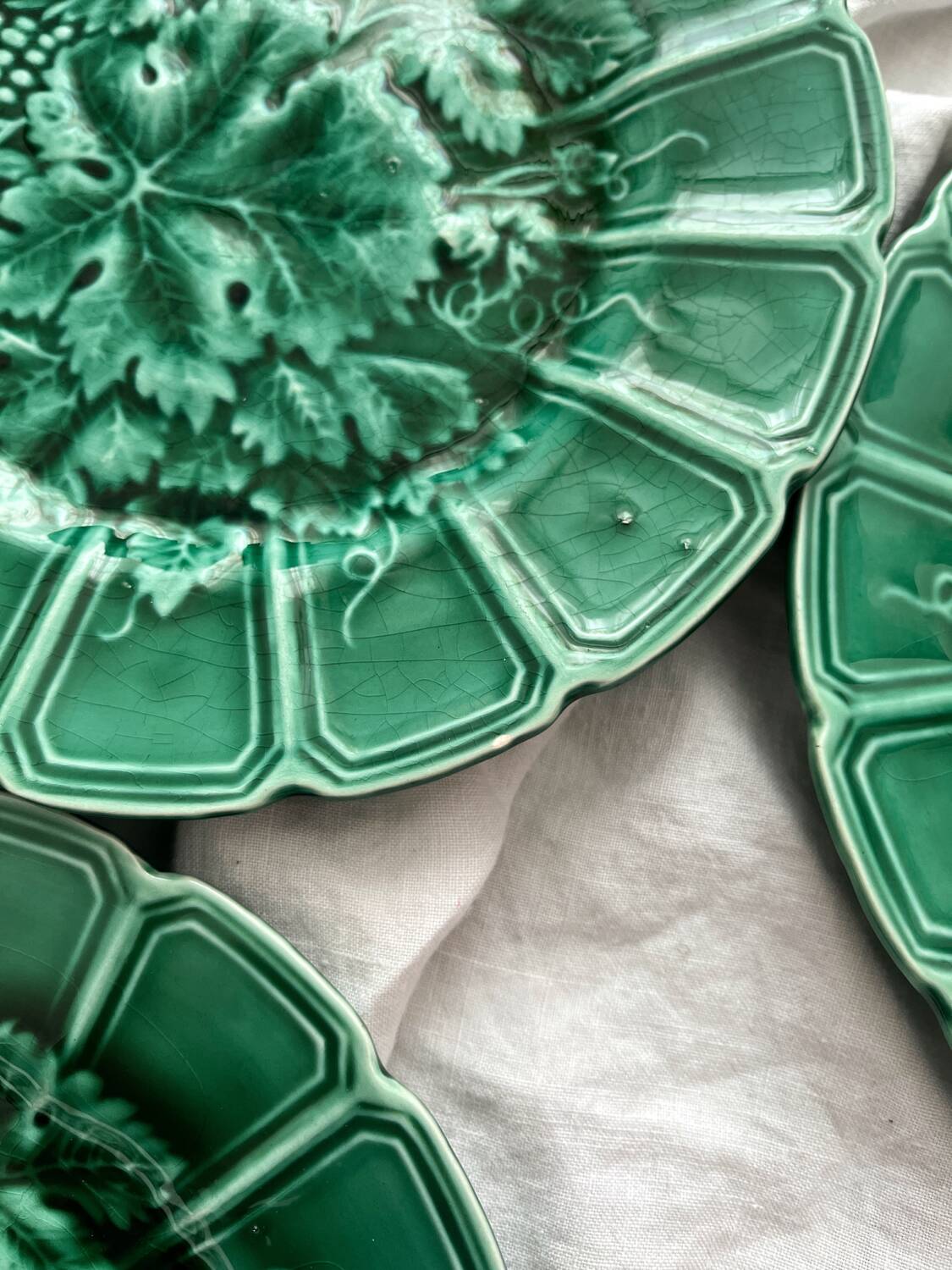 6 Sarreguemines earthenware dessert plates in slipware with vine leaf design