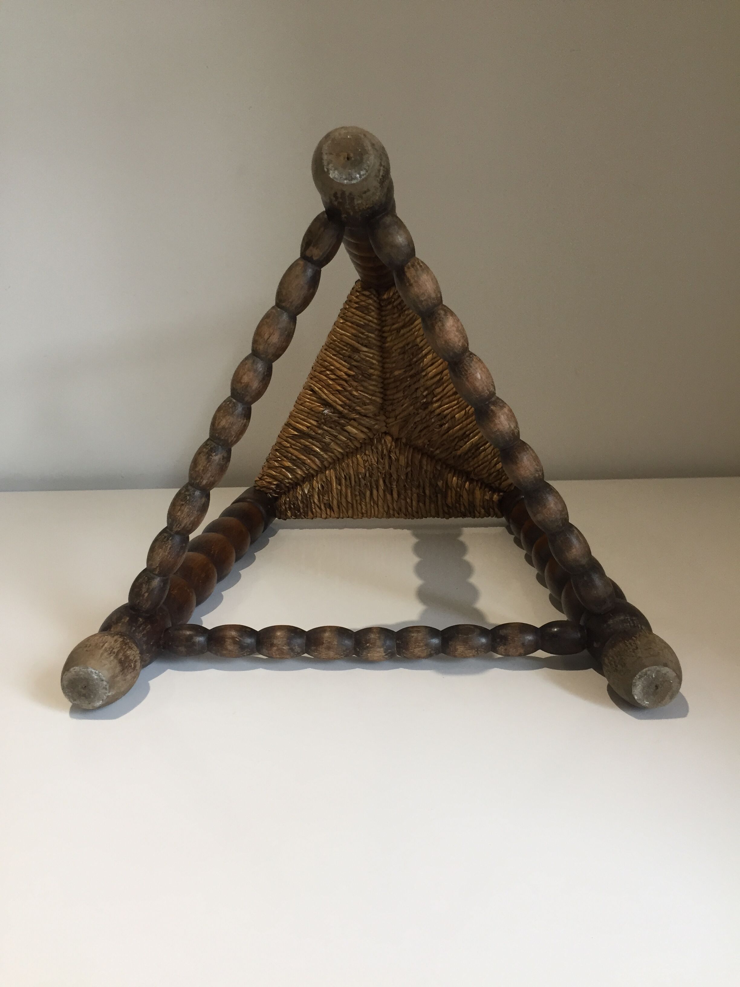 French mulched tripod stool