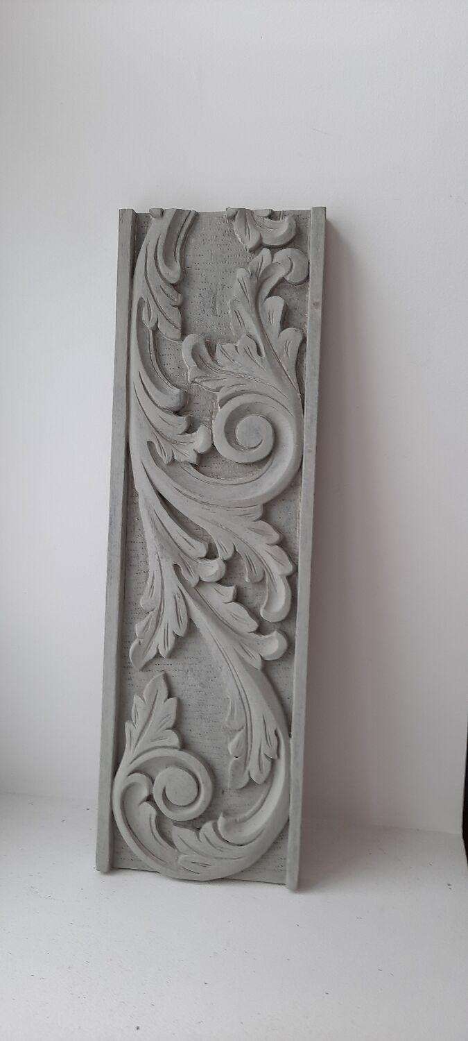 Wooden frieze