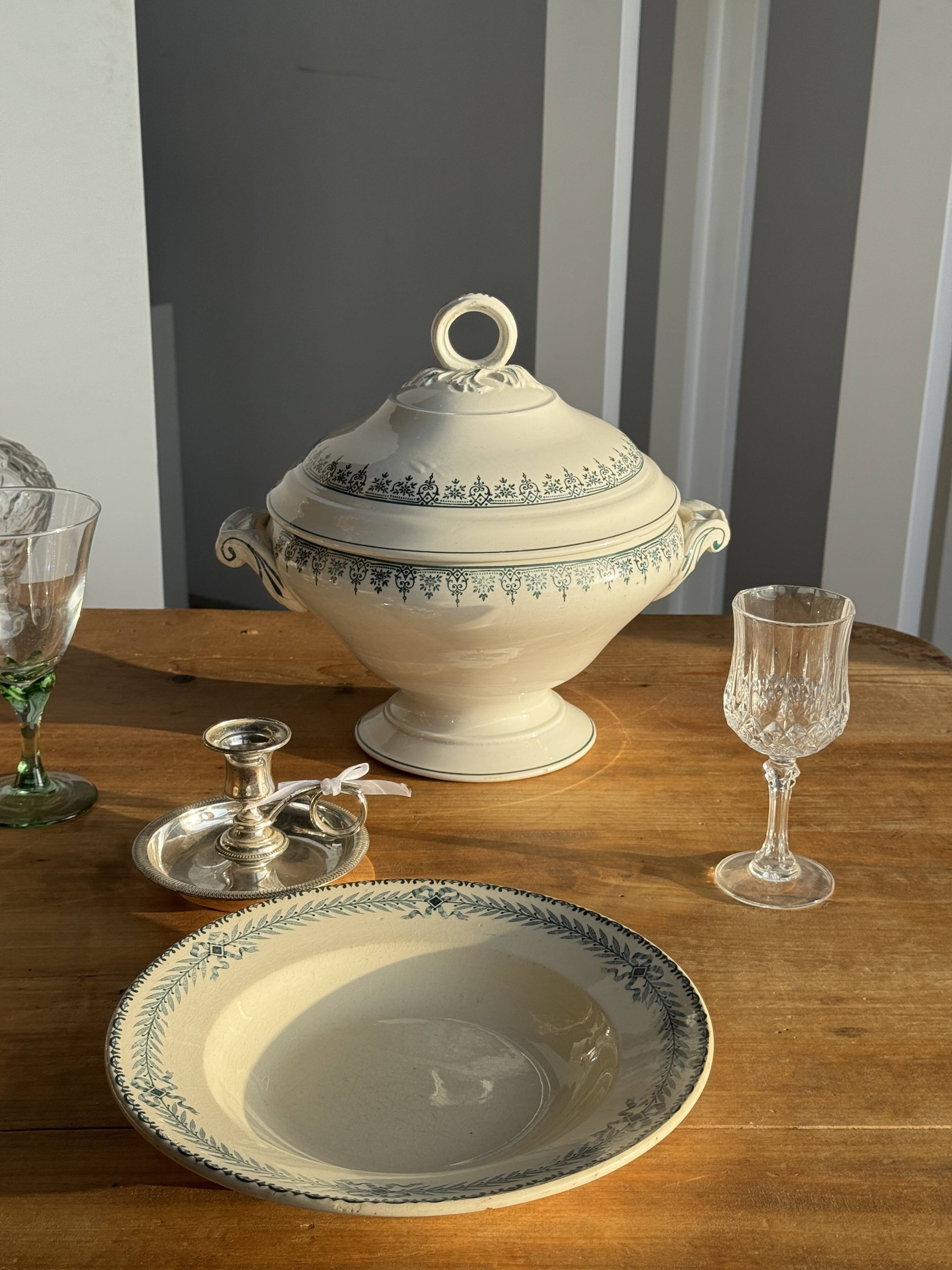 Covered soup tureen or vegetable dish in Saint Amand earthenware H29 D28