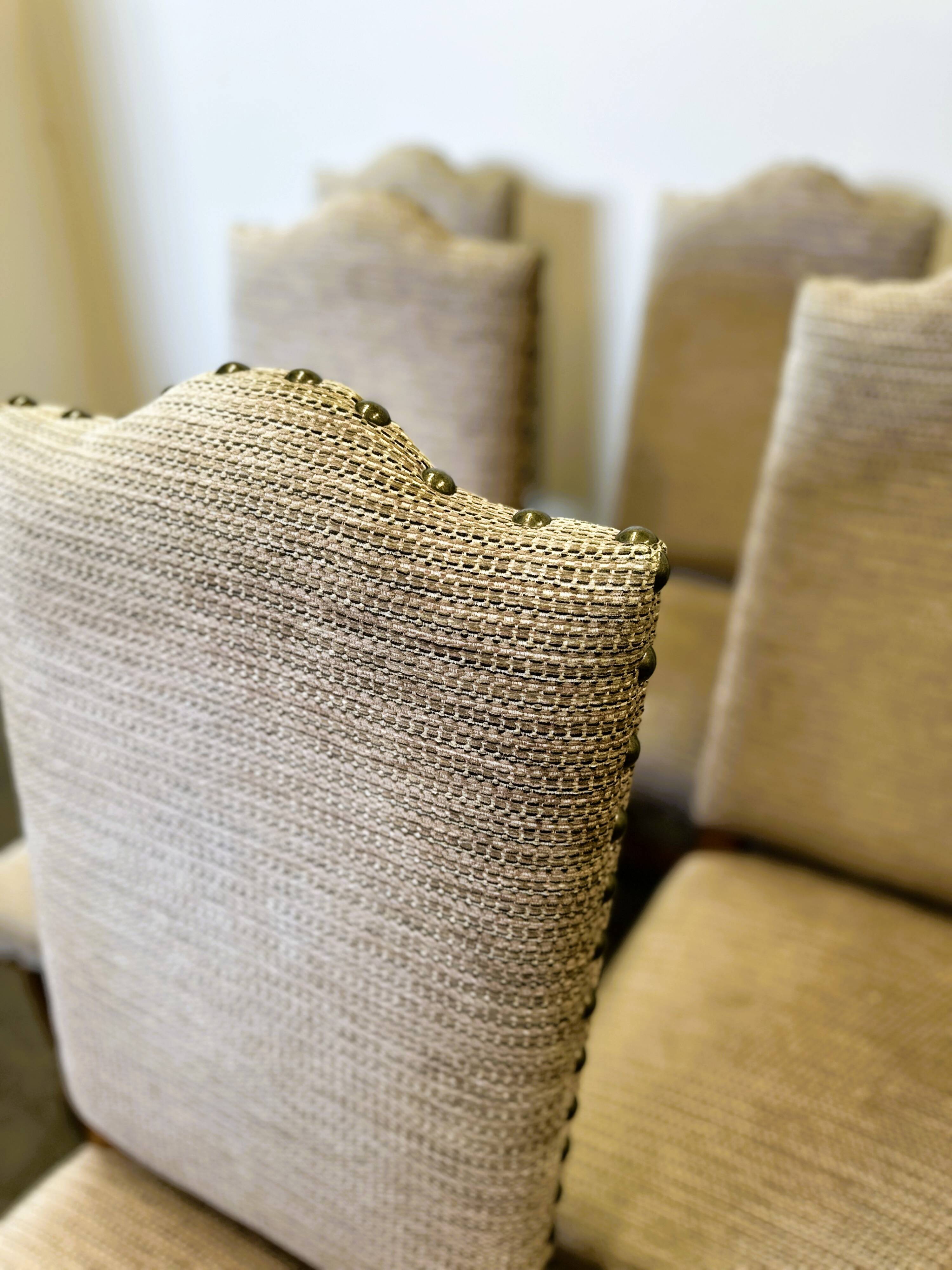 Chaises de salle à manger de style Louis XIII en chêne avec chenille rayée - Ensemble de 6.