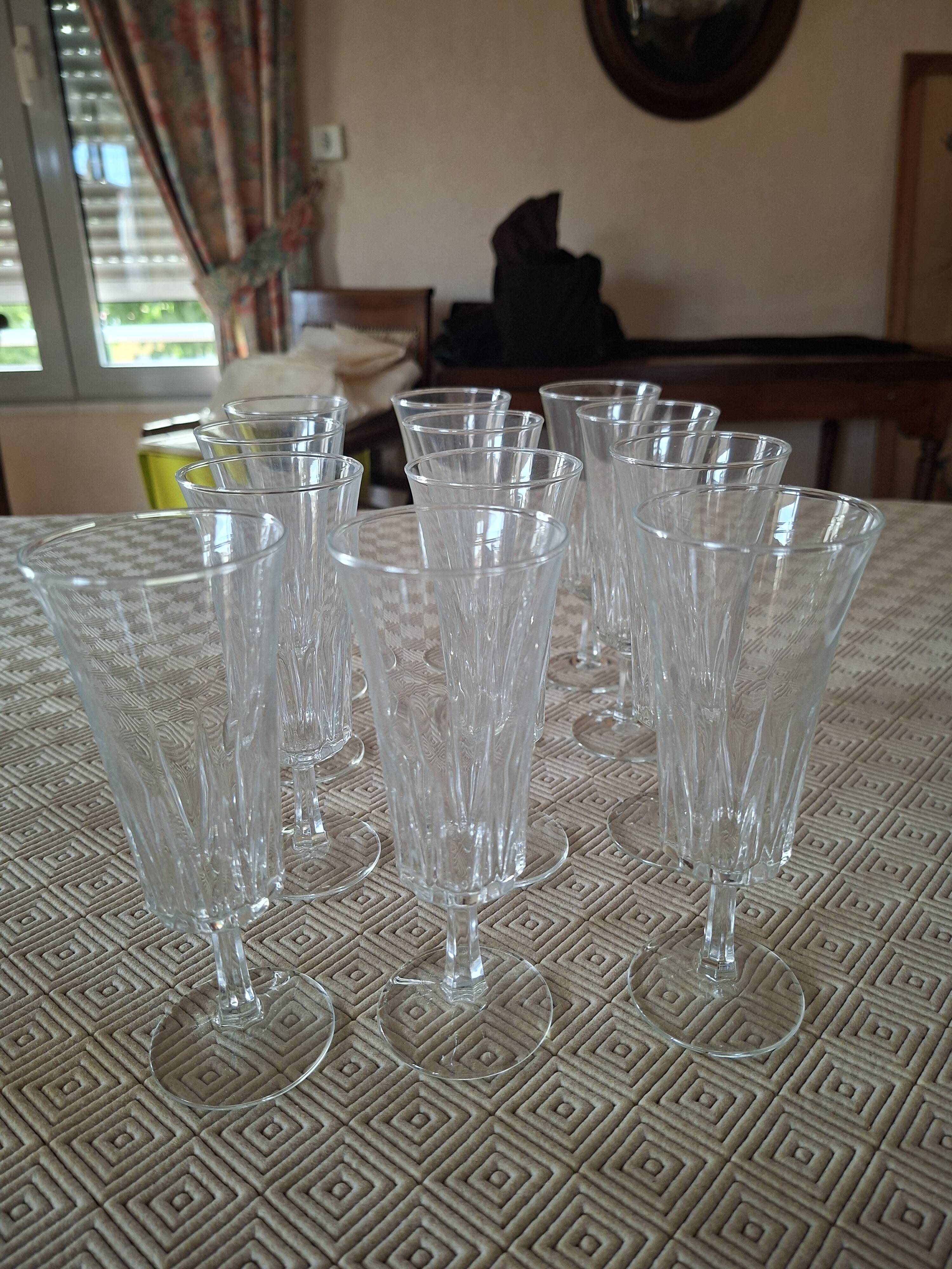 Footed glass Luminarc Regency