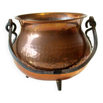 Large hammered copper planter with wrought iron handle, vintage from the 60s