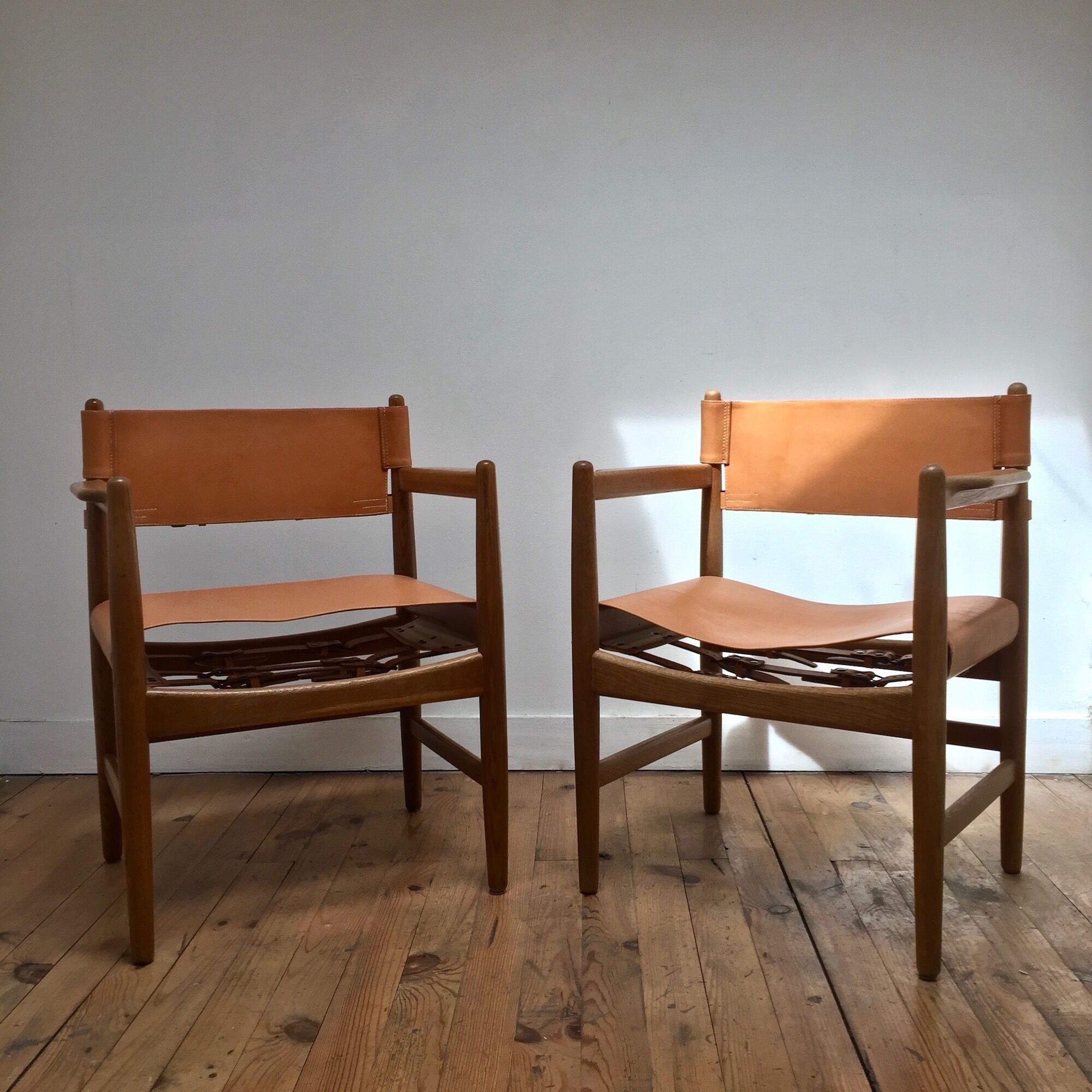 Wood and leather armchairs Borge Mogensen