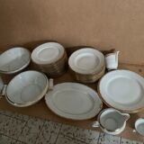 Snake porcelain service