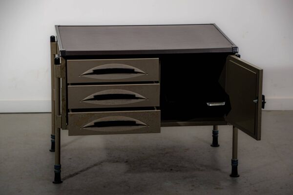Cabinet de rangement Spazio par le Studio BBPR pour Olivetti. Environ 1960.