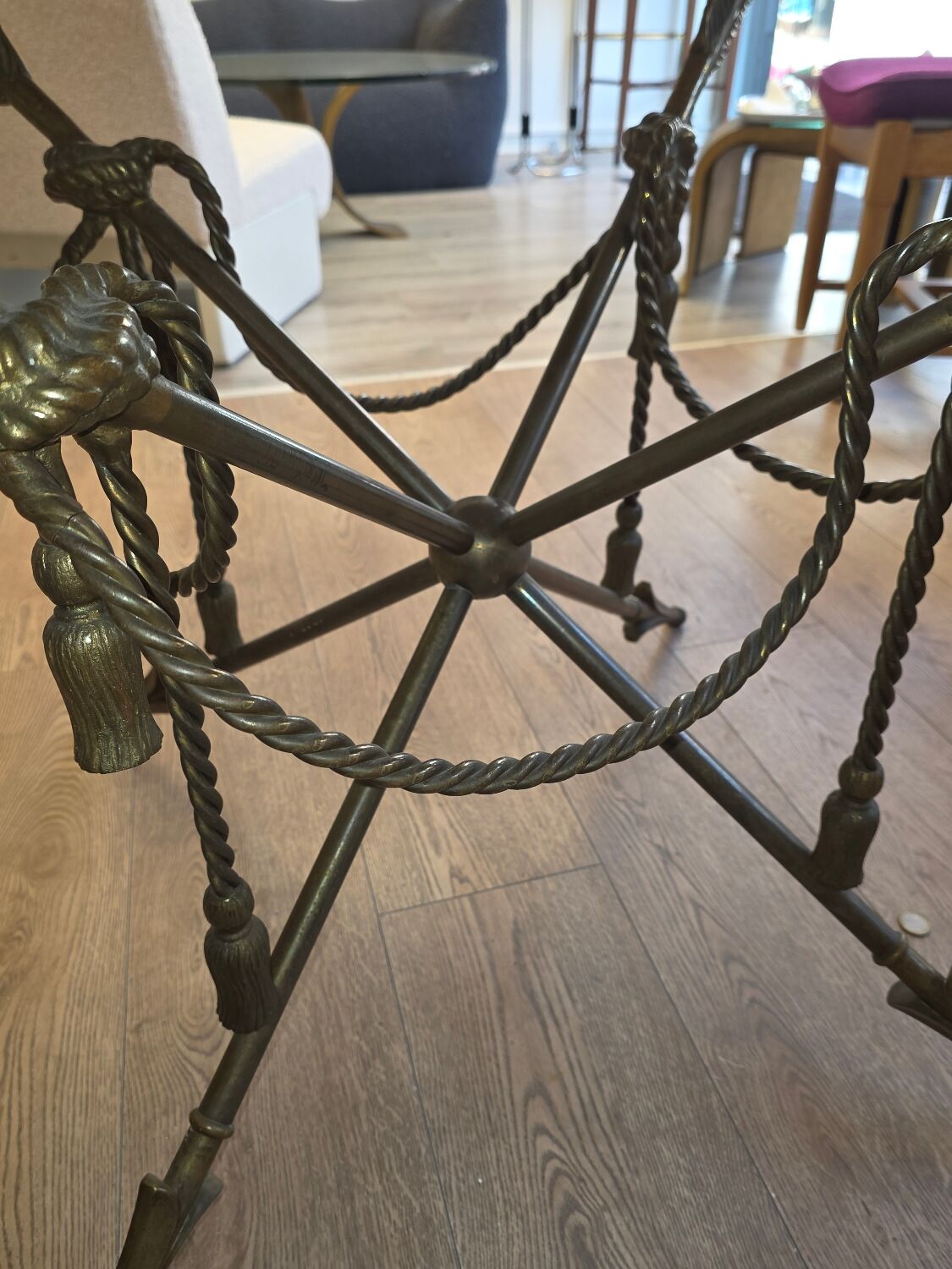 Circular Gueridon Table with Arrows and Trimmings