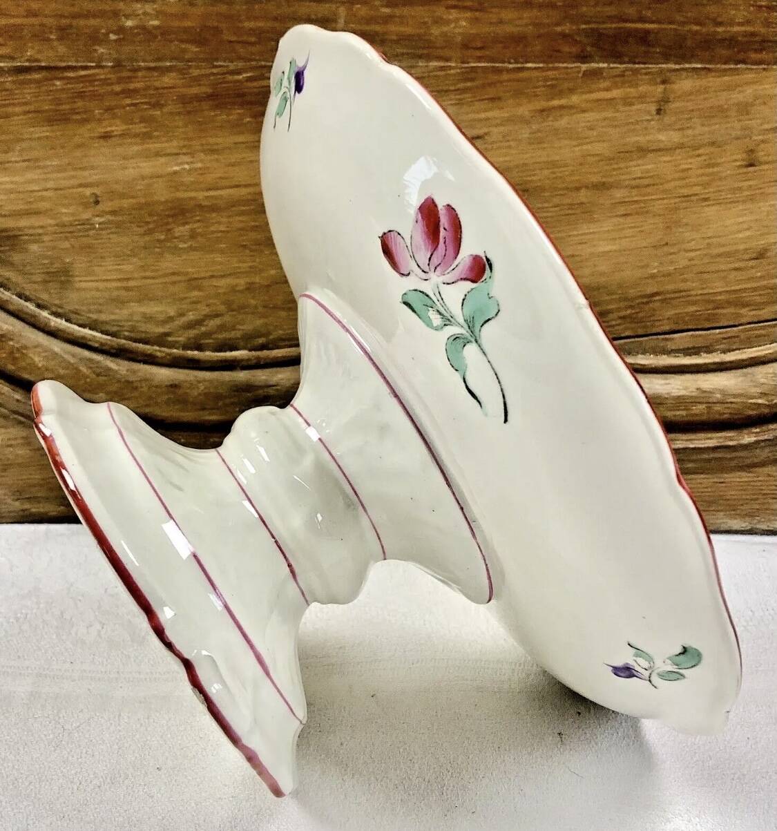 Compotier display on Luneville pedestal streetlight model