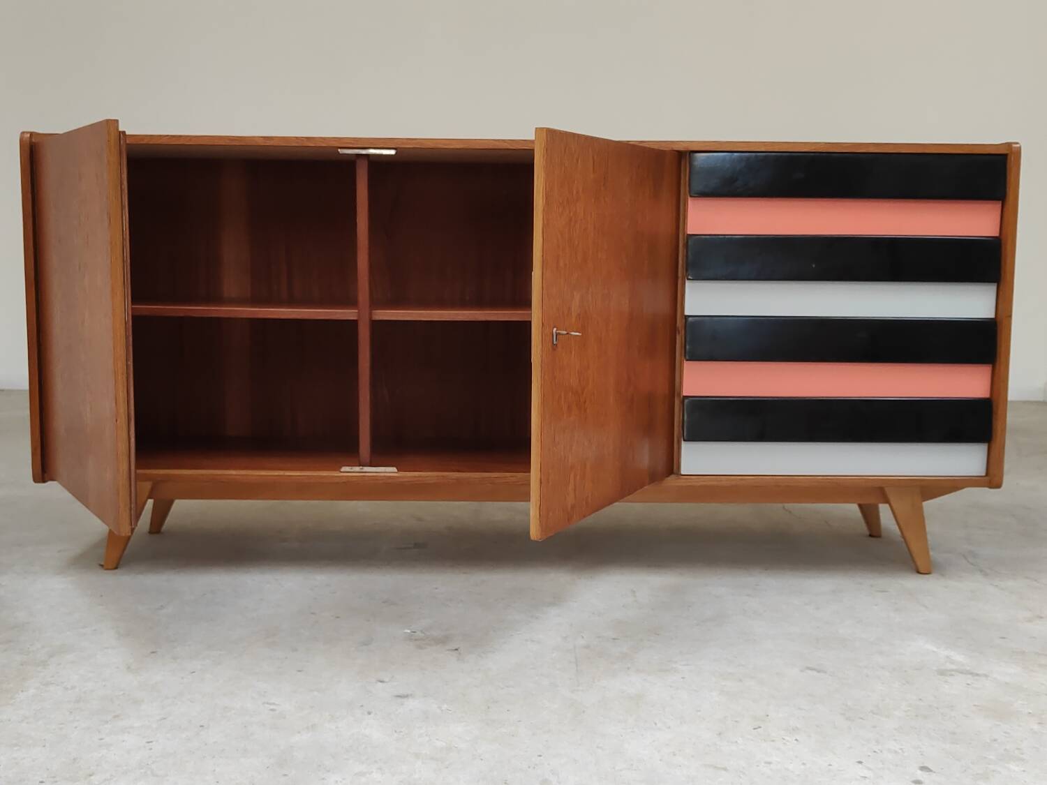 U-460 pink sideboard by Jiri Jiroutek for Interier Praha 60's