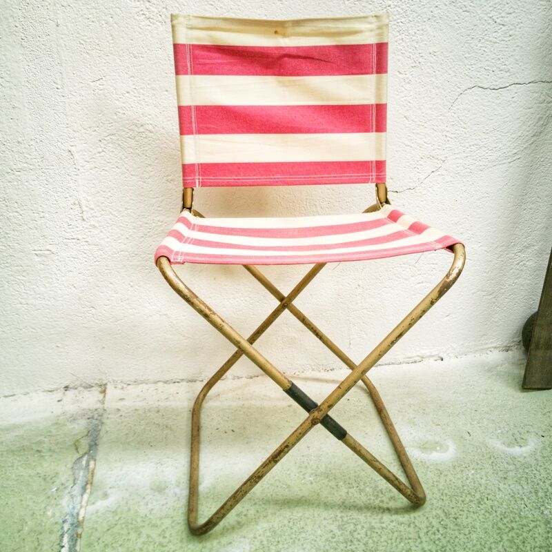 Folding camping chair