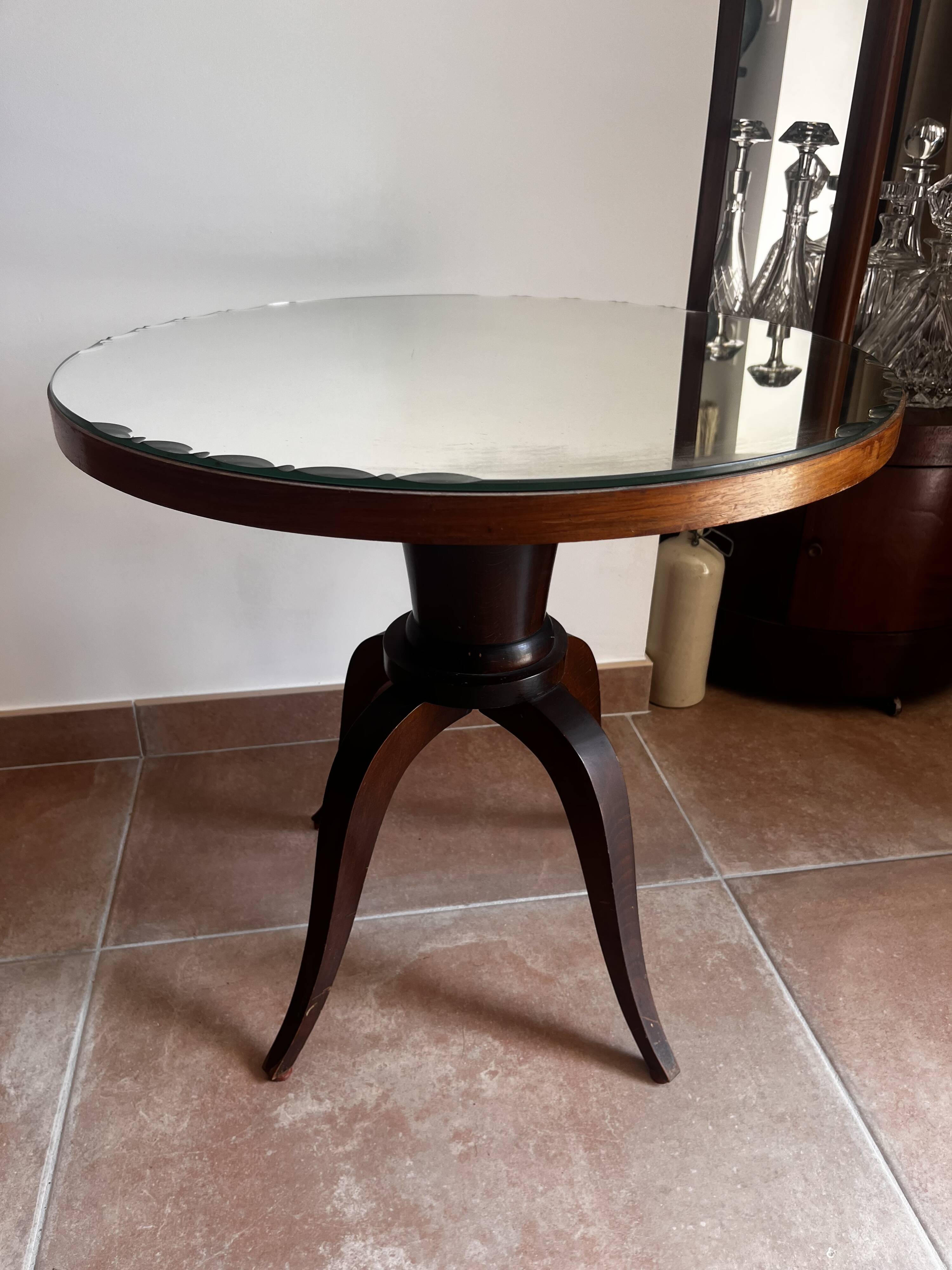 Art Deco pedestal table