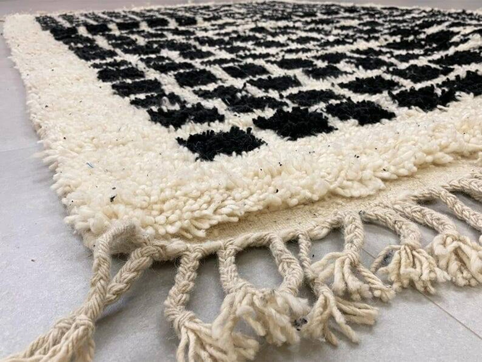 Handmade black square rug size 150 x 250 cm