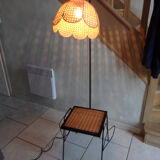 Rattan tablet lamppost