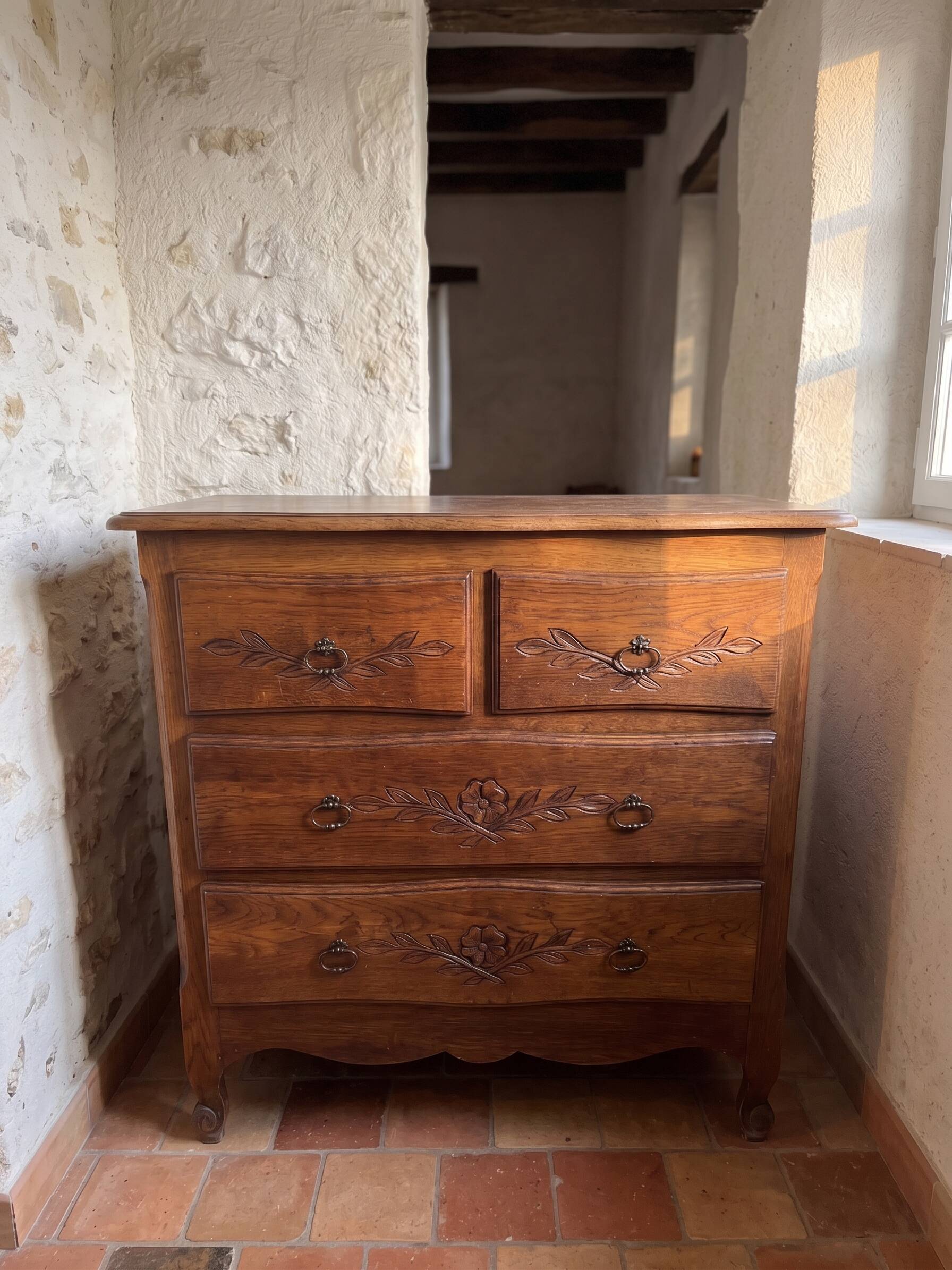 Rustic oak chest of drawers