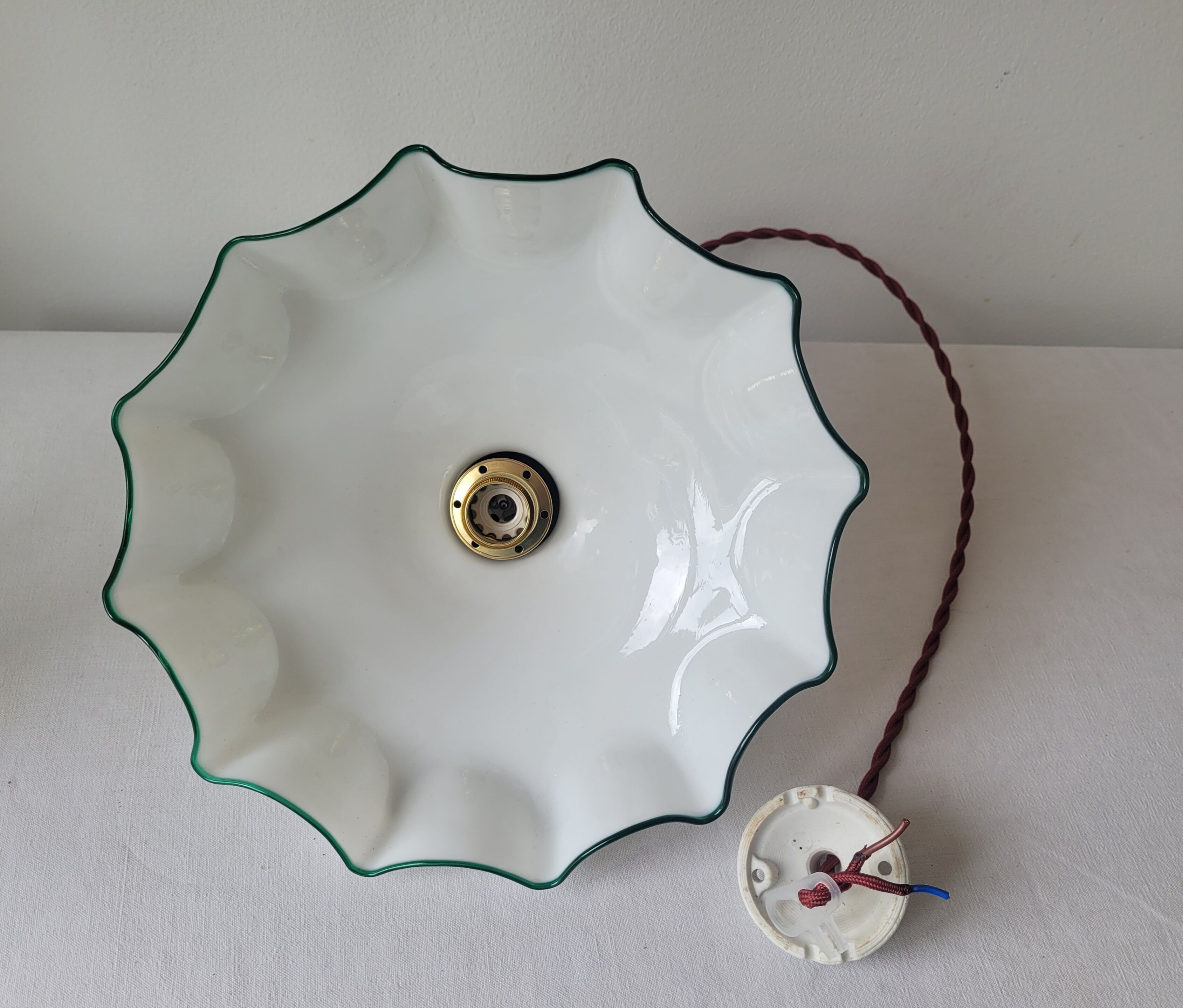 White opaline suspension