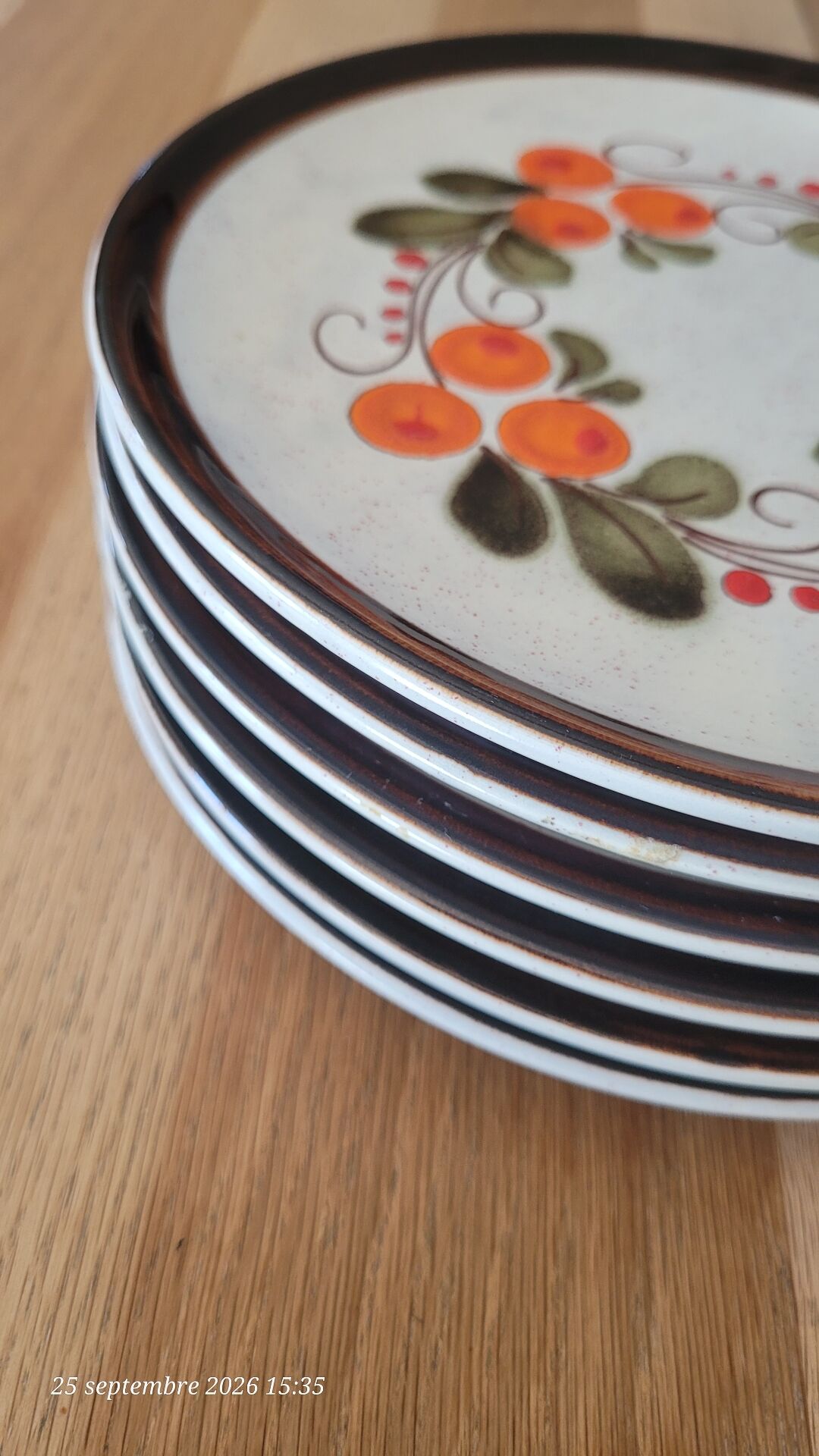 6 vintage dessert plates