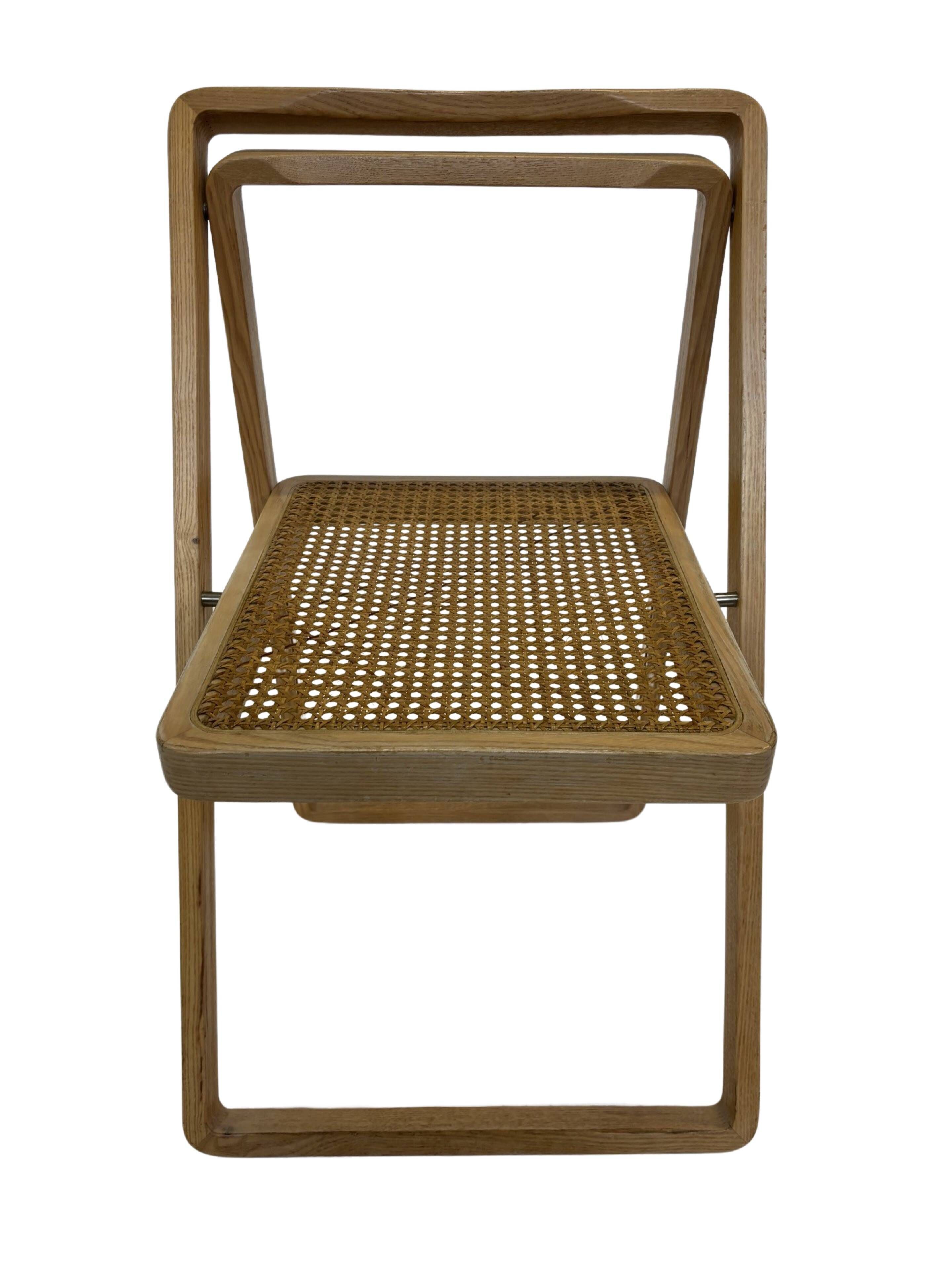 Ensemble vintage de 4 chaises pliantes, design en sangle et bois, années 1970