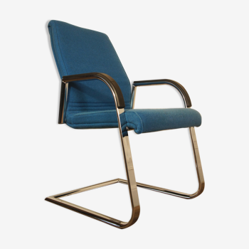 Chaise cantilever à accoudoirs en métal chromé & laine bleue