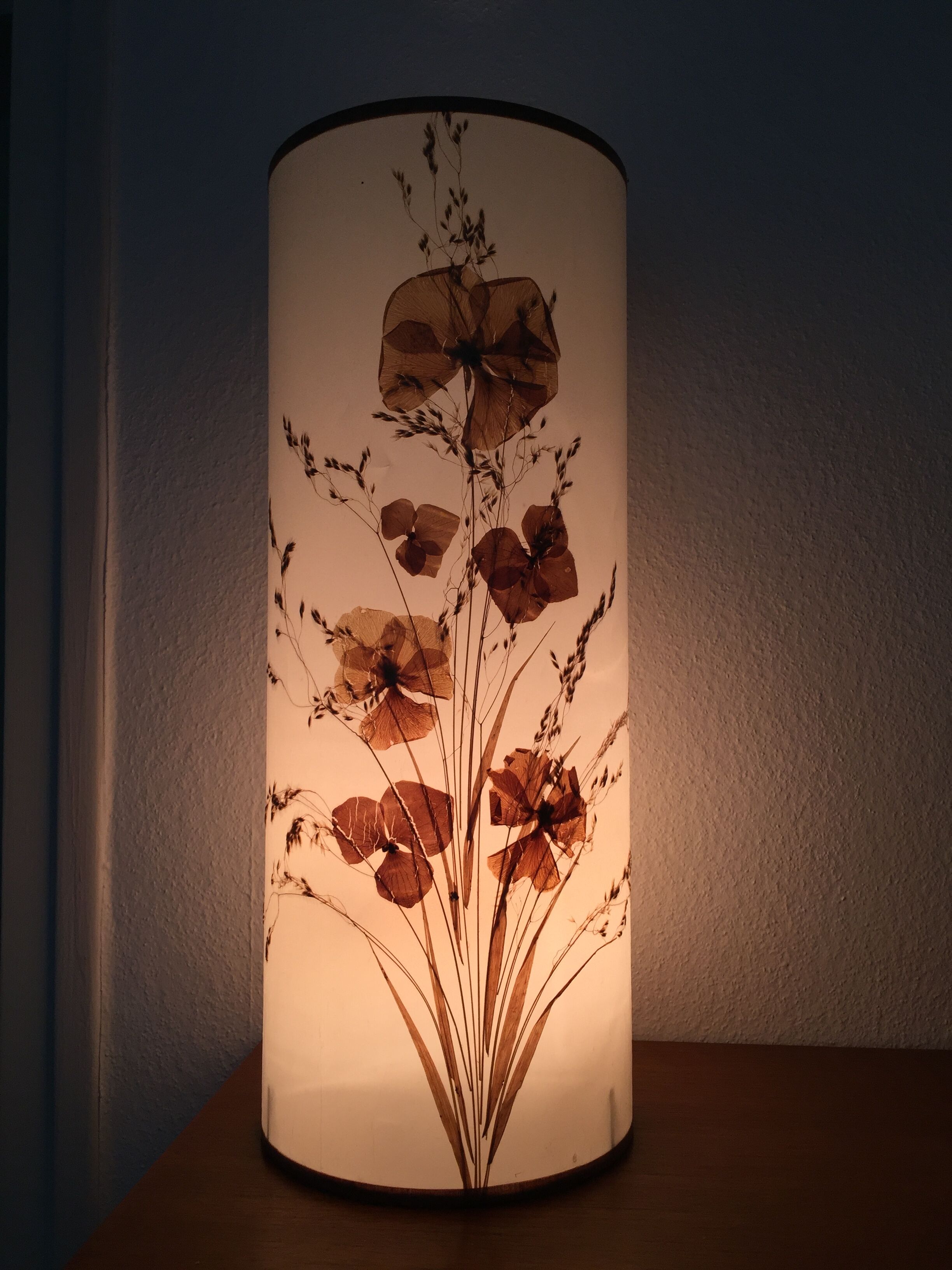 Vintage lamp dried flowers