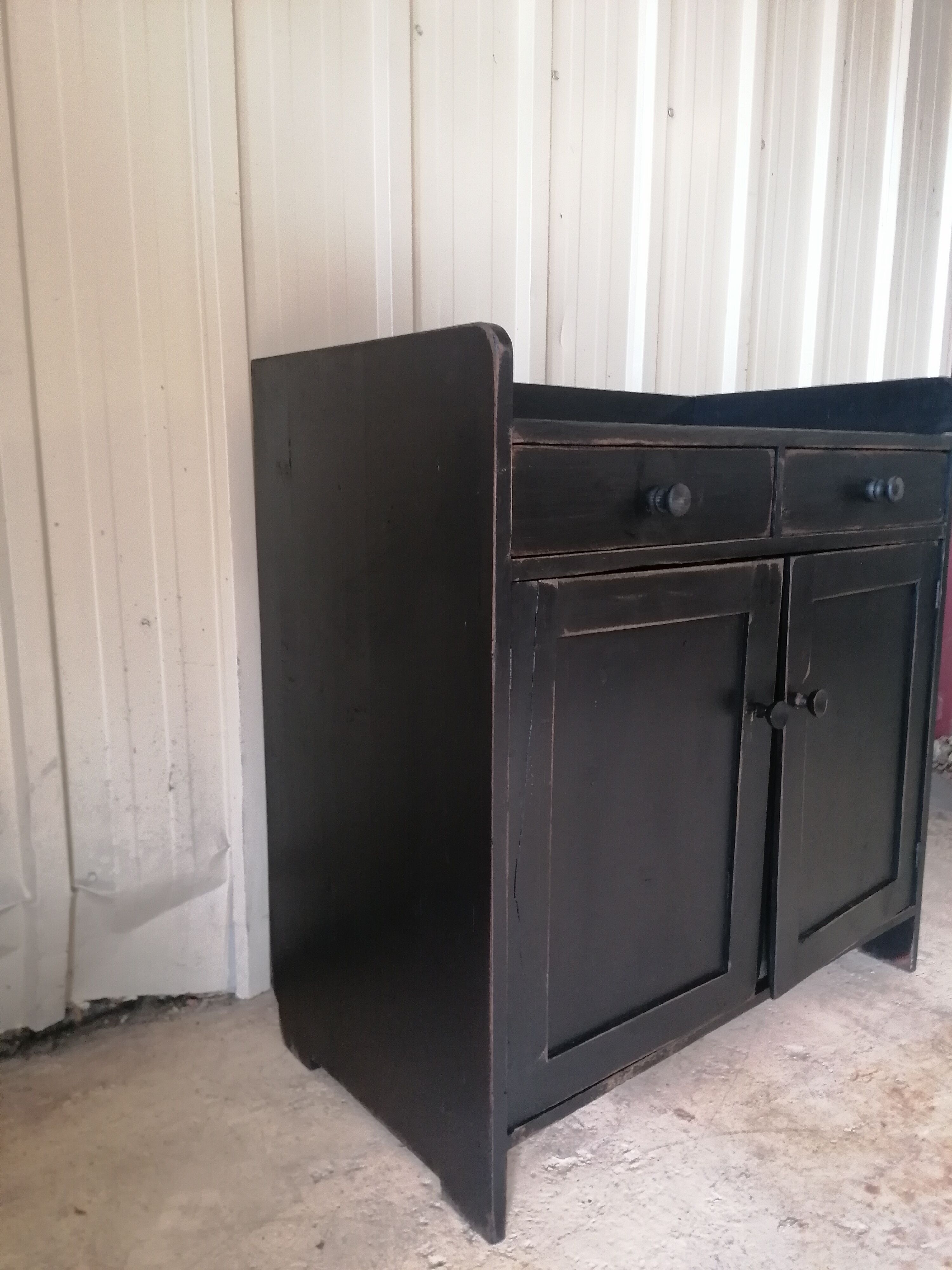 Low wooden entrance furniture