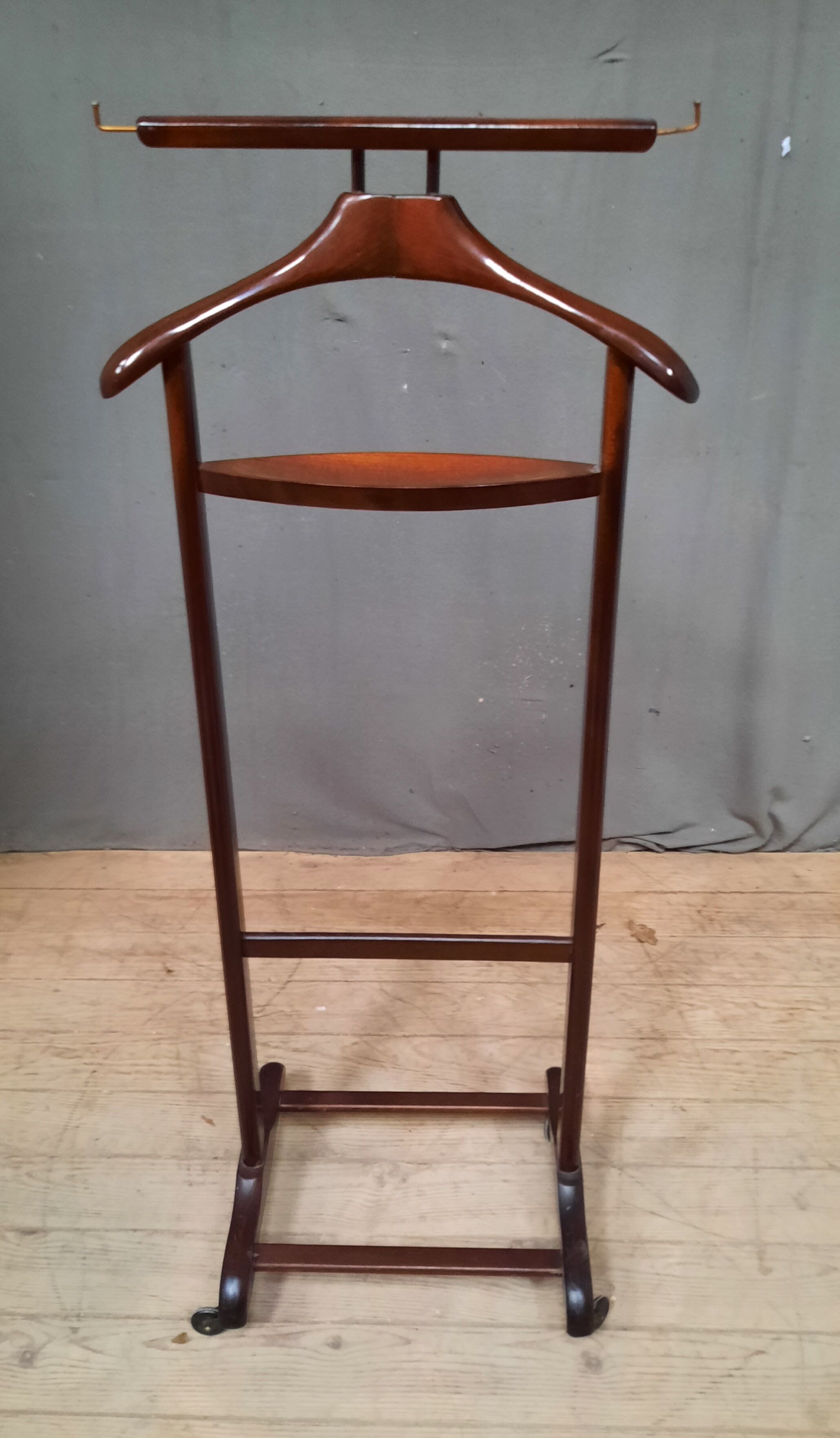 Varnished wooden valet