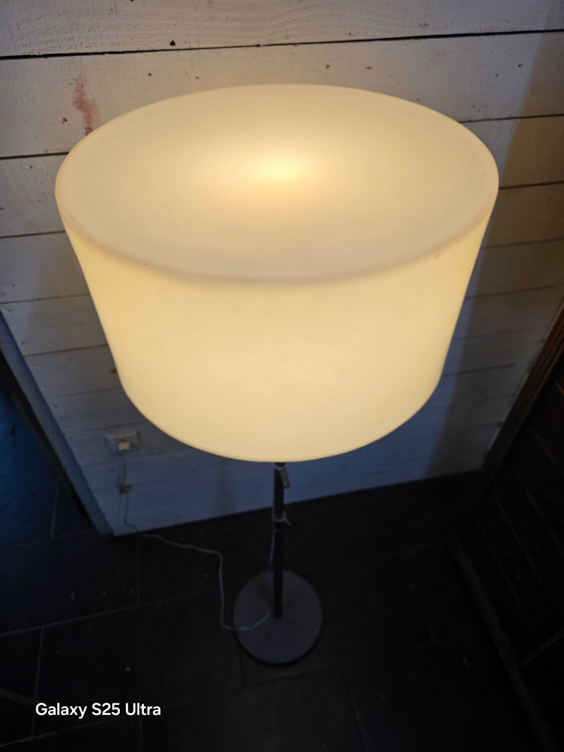 Lampadaire Space Age design 1970  Abat-jour Ø48cm