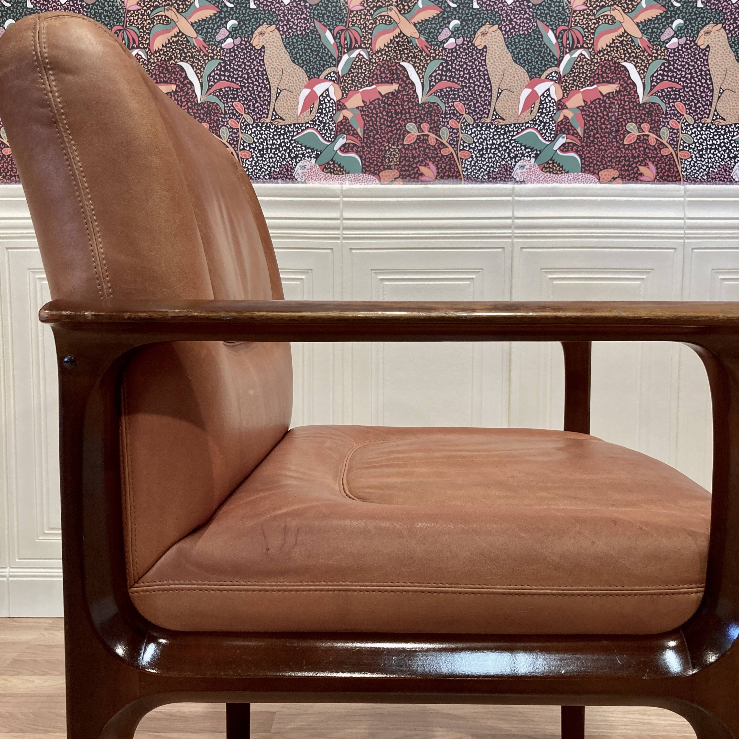Fauteuil cuir "design 1960".